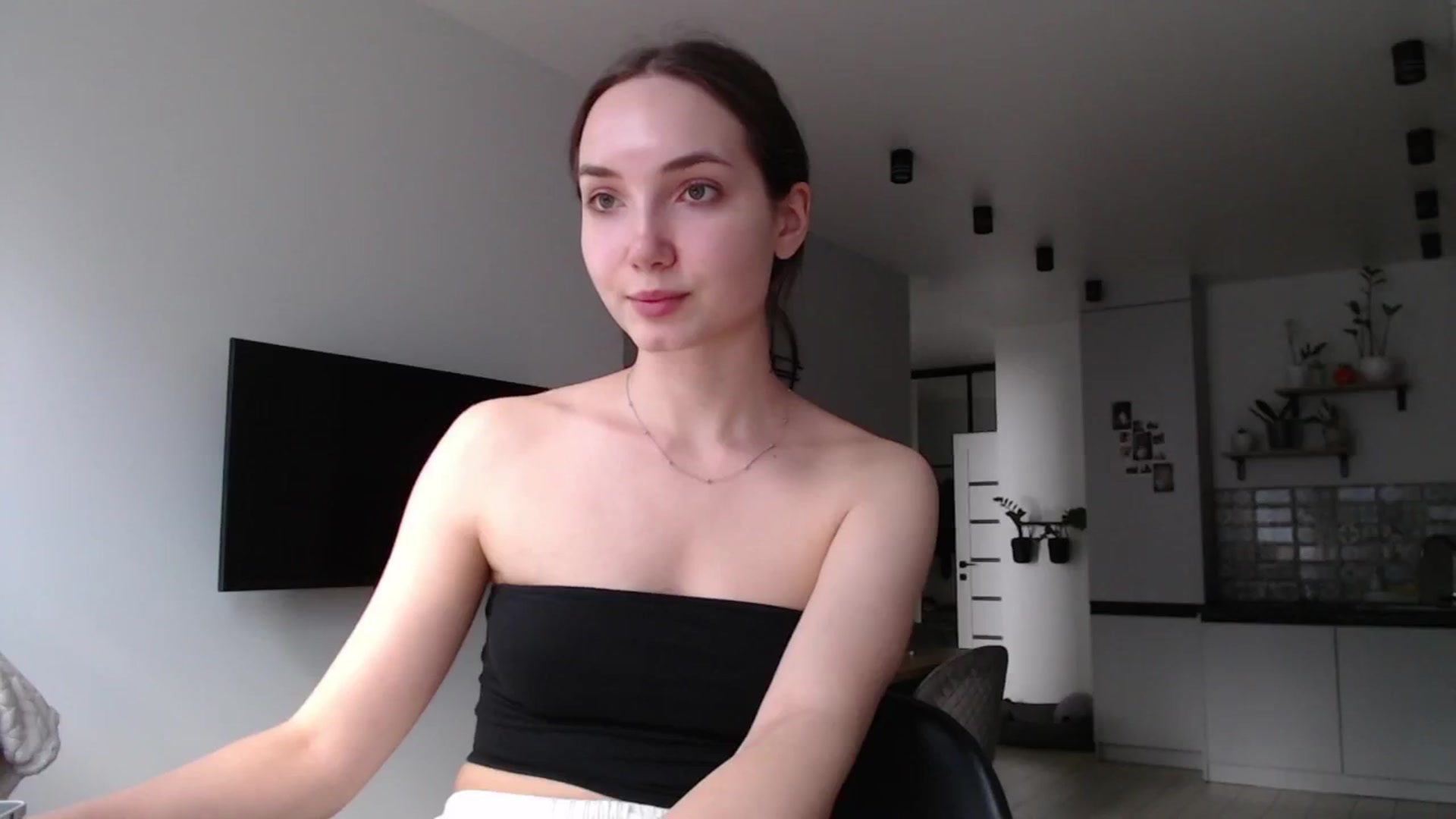 Gallery image thumbnail from Browncat04's myfreecams stream on, 08/08/2024, 12:59 image 6 of 20
