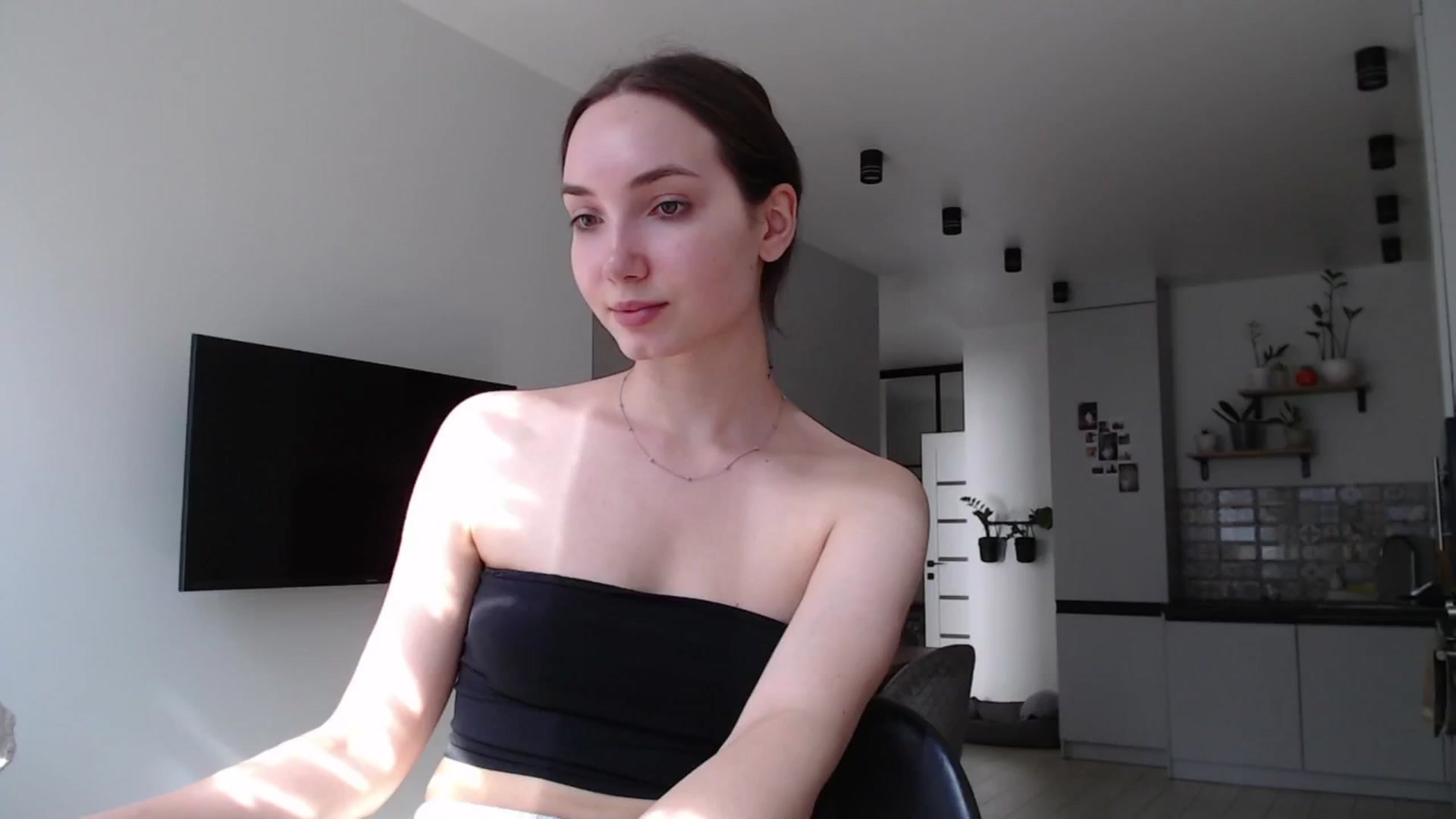 Gallery image thumbnail from Browncat04's myfreecams stream on, 08/08/2024, 12:59 image 14 of 20