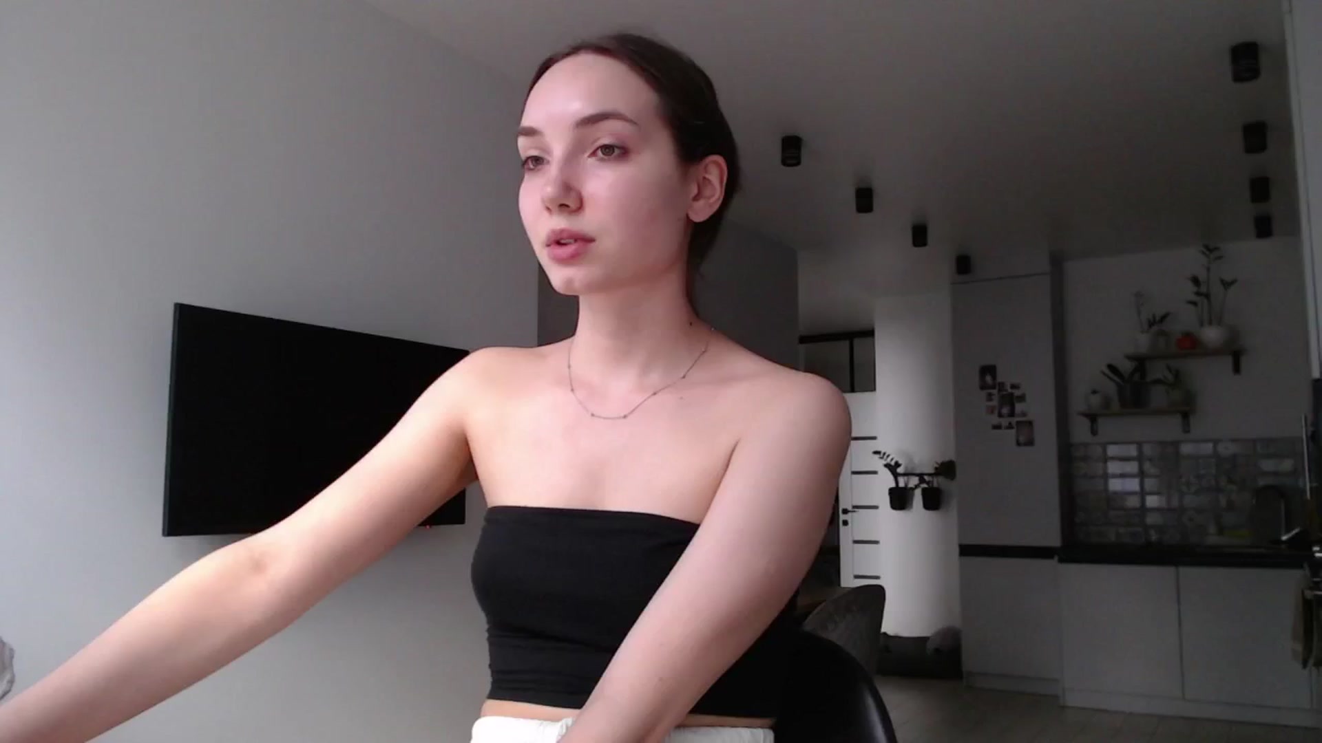 Gallery image thumbnail from Browncat04's myfreecams stream on, 08/08/2024, 13:20 image 15 of 20