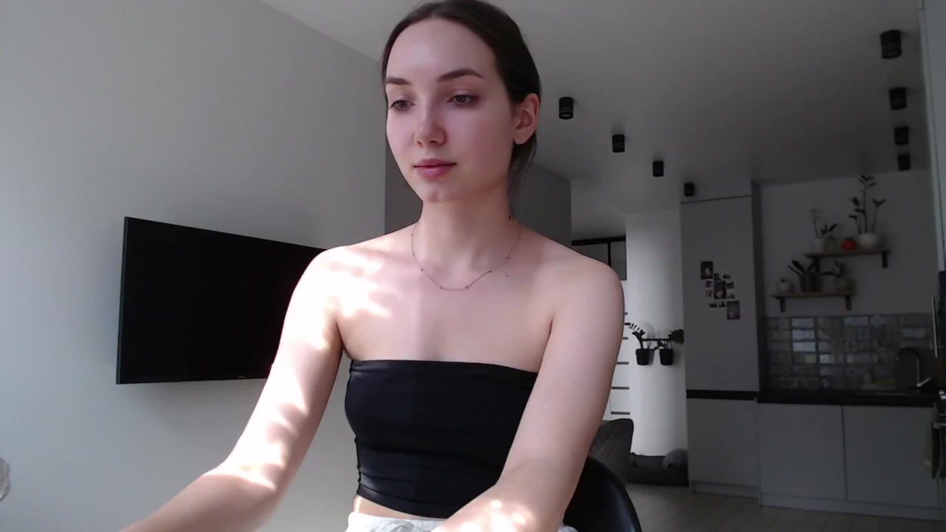 Gallery image thumbnail from Browncat04's myfreecams stream on, 08/08/2024, 13:20 image 5 of 20
