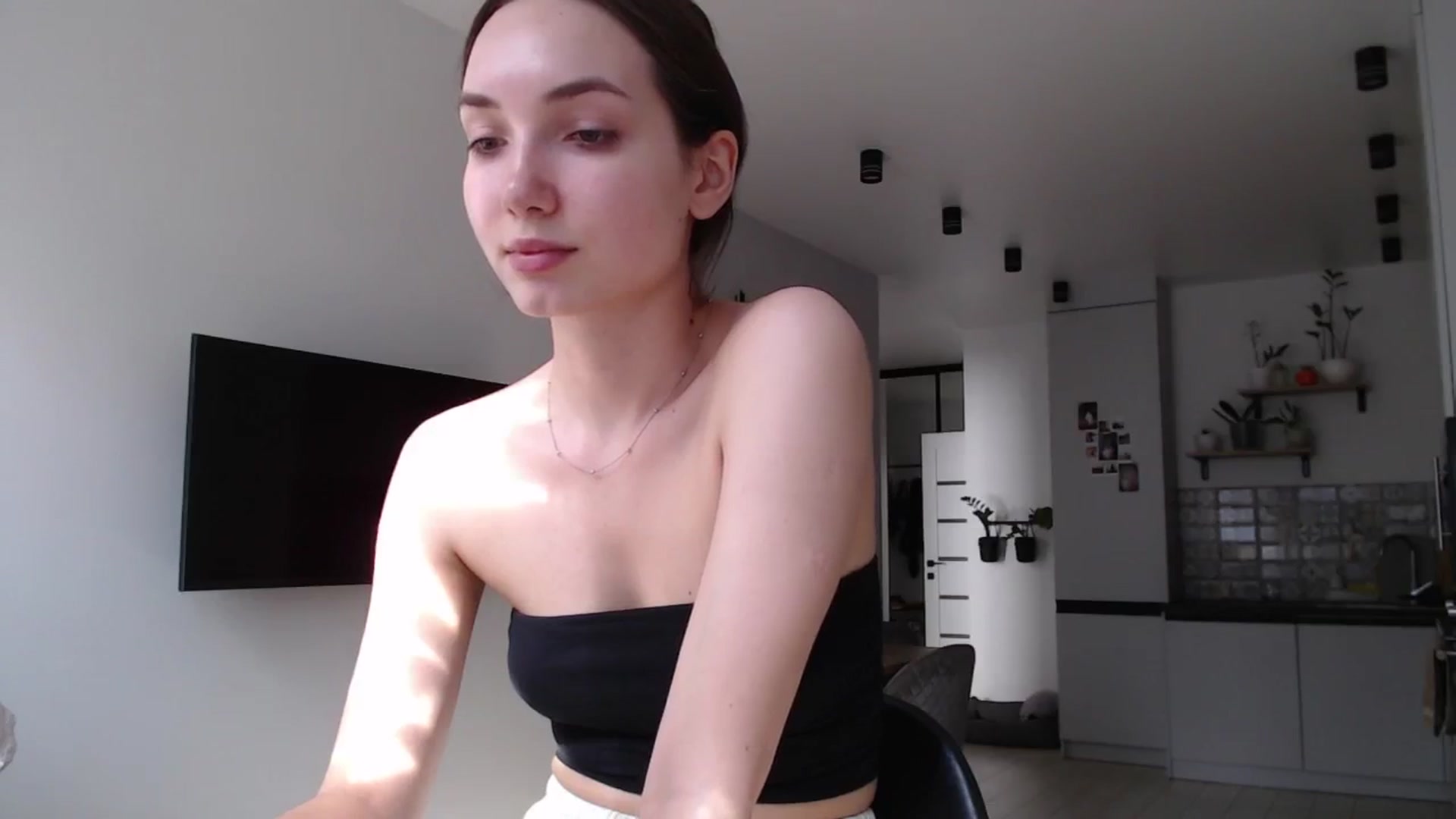 Gallery image thumbnail from Browncat04's myfreecams stream on, 08/08/2024, 13:20 image 3 of 20