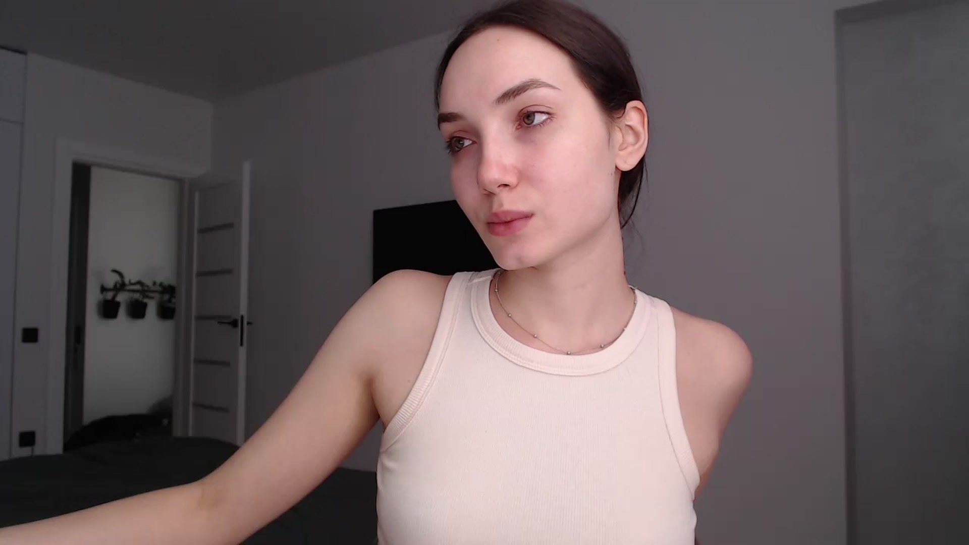 Gallery image thumbnail from Browncat04's myfreecams stream on, 08/13/2024, 16:13 image 3 of 20