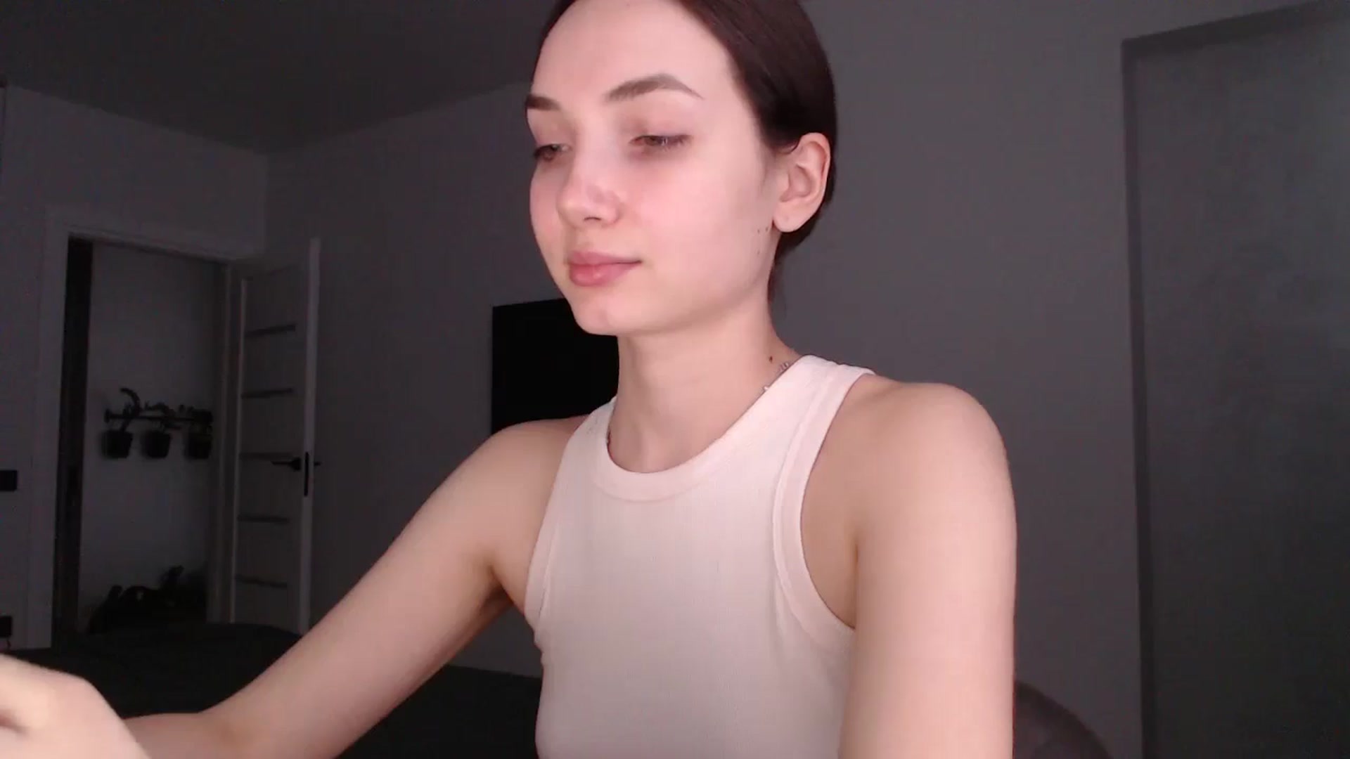 Gallery image thumbnail from Browncat04's myfreecams stream on, 08/13/2024, 16:13 image 7 of 20