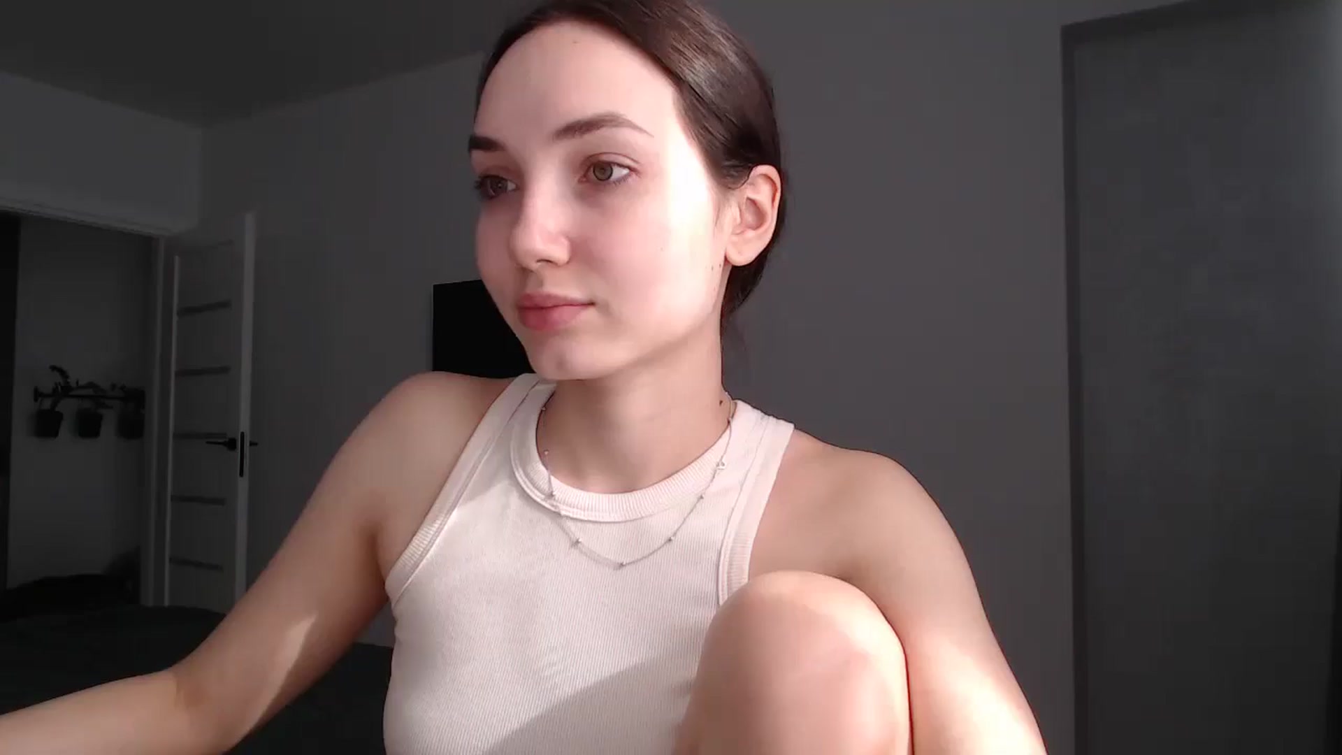 Gallery image thumbnail from Browncat04's myfreecams stream on, 08/13/2024, 16:13 image 2 of 20