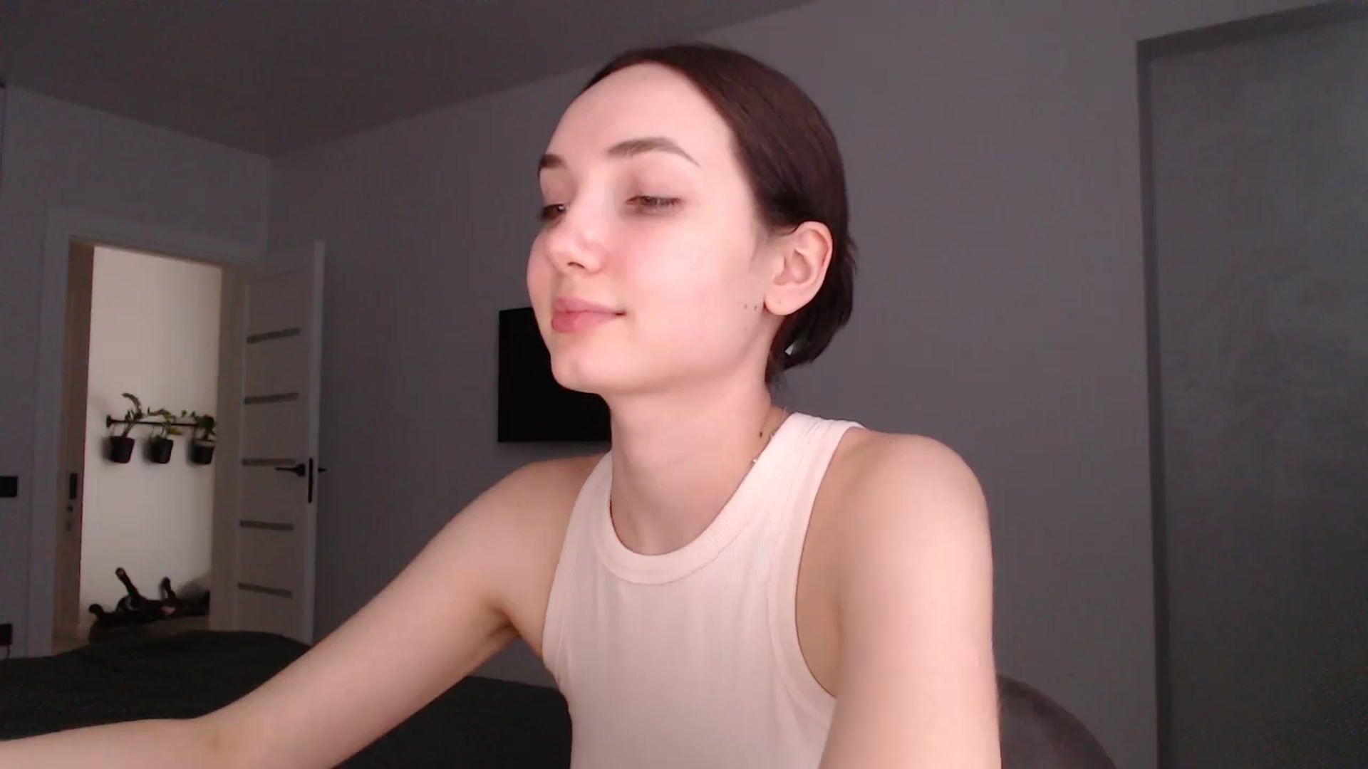 Gallery image thumbnail from Browncat04's myfreecams stream on, 08/13/2024, 16:13 image 8 of 20