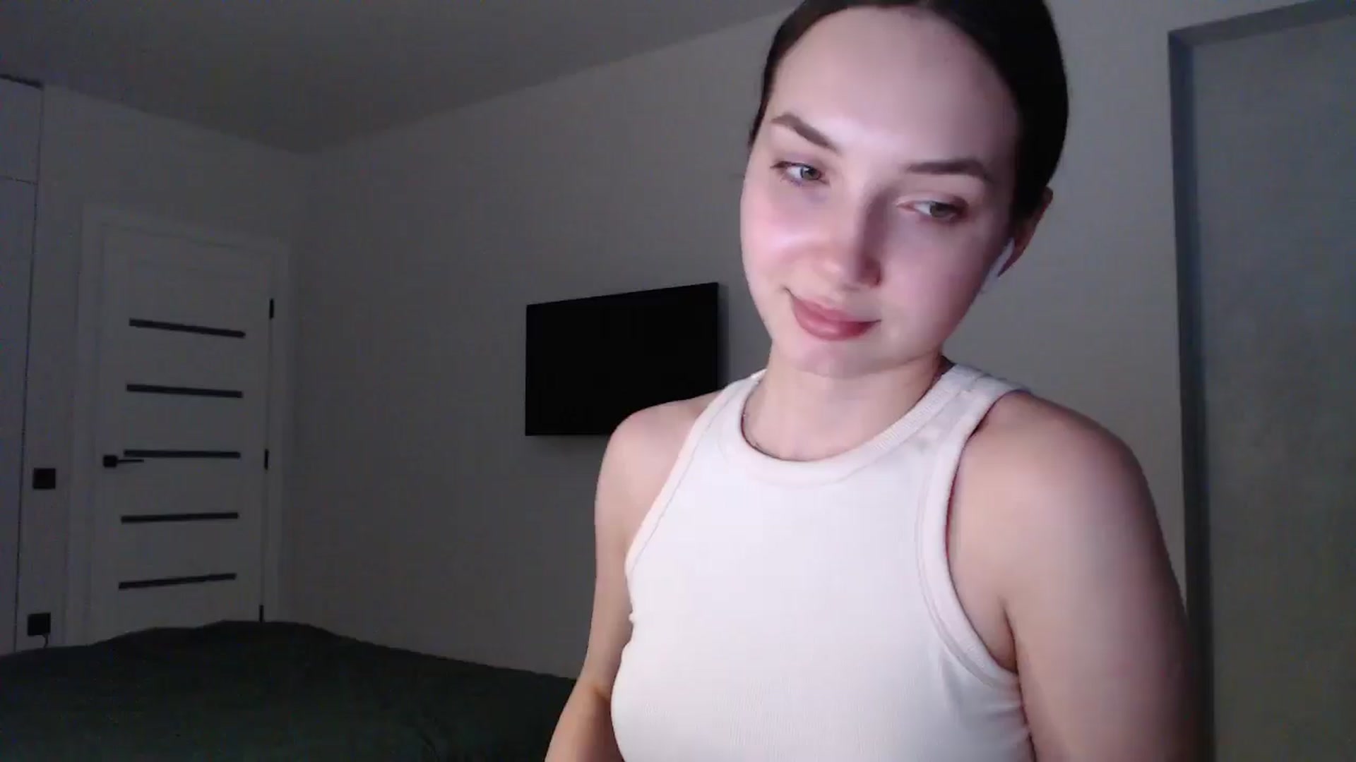 Gallery image thumbnail from Browncat04's myfreecams stream on, 08/13/2024, 17:26 image 8 of 20