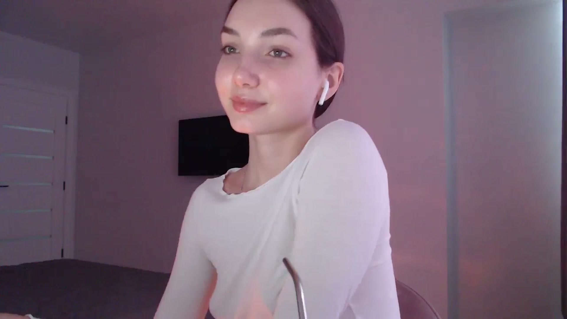 Gallery image thumbnail from Browncat04's myfreecams stream on, 08/15/2024, 11:59 image 18 of 20