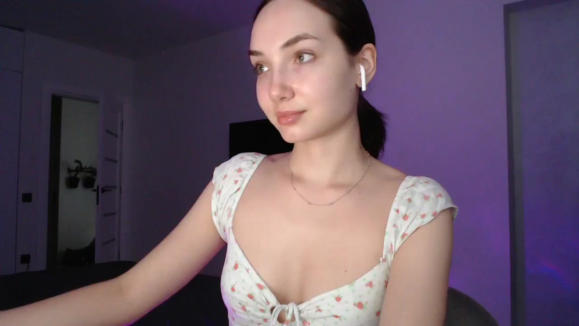Gallery image thumbnail from Browncat04's myfreecams stream on, 08/22/2024, 15:52 image 5 of 20