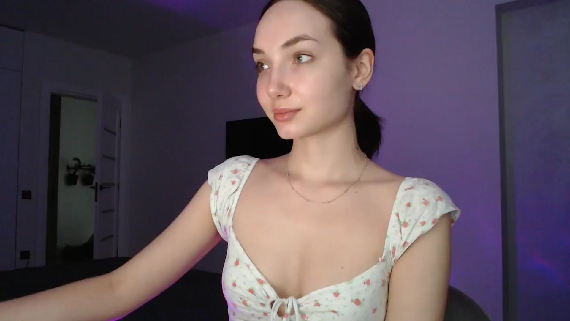 Gallery image thumbnail from Browncat04's myfreecams stream on, 08/22/2024, 15:52 image 3 of 20