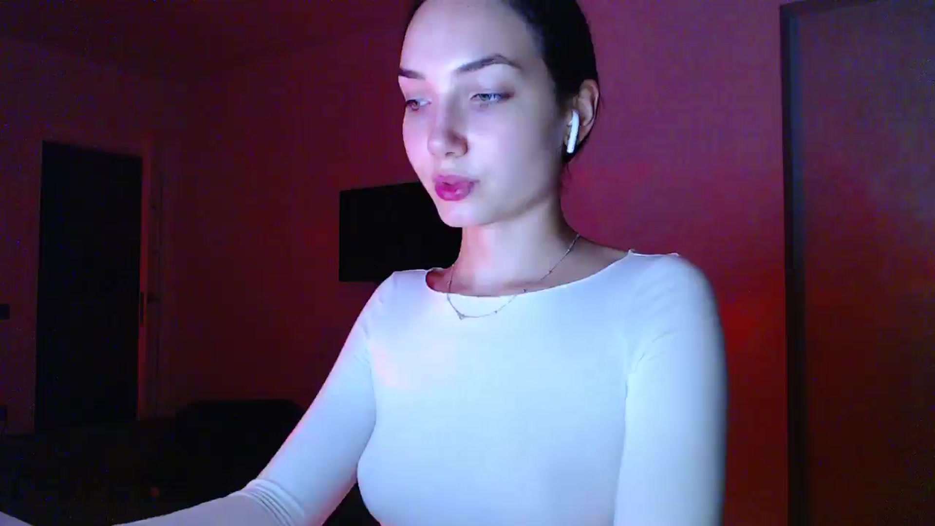 Gallery image thumbnail from Browncat04's myfreecams stream on, 08/24/2024, 18:30 image 10 of 20