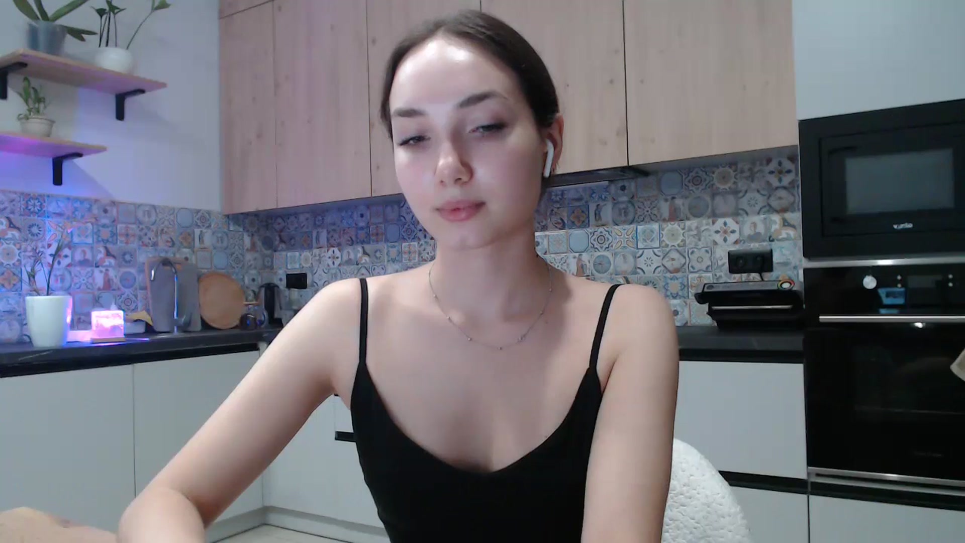 Gallery image thumbnail from Browncat04's myfreecams stream on, 09/30/2024, 17:37 image 4 of 20
