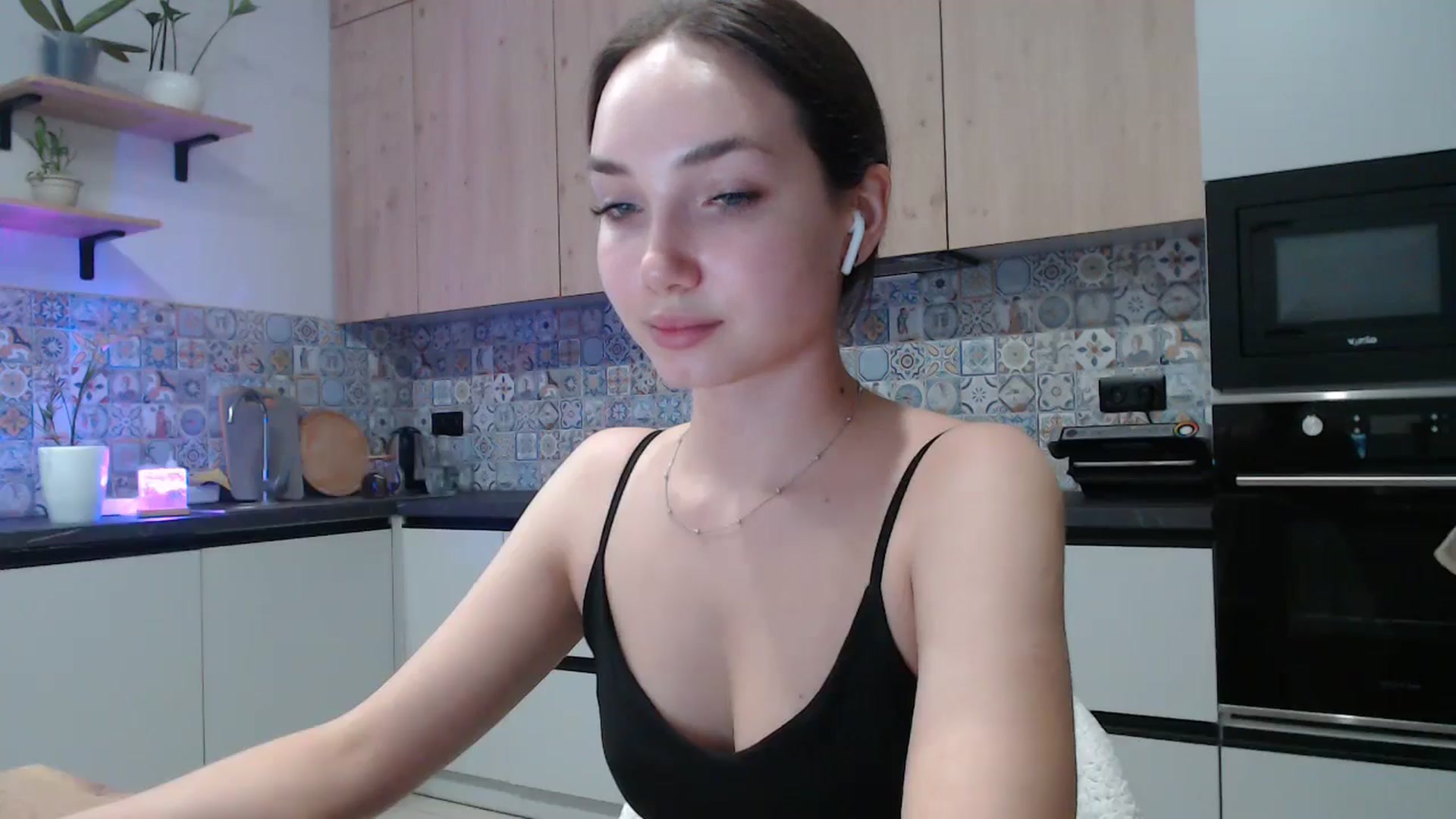 Gallery image thumbnail from Browncat04's myfreecams stream on, 09/30/2024, 17:37 image 16 of 20