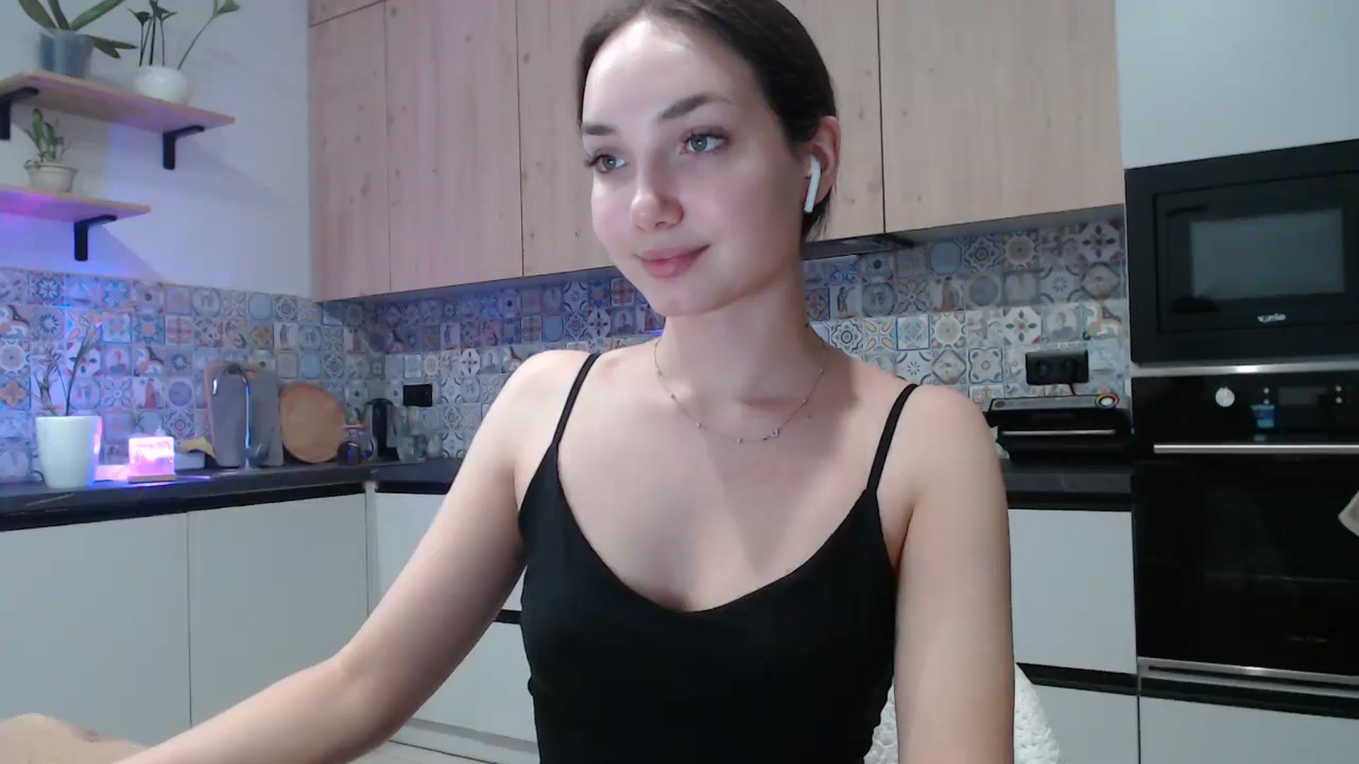 Gallery image thumbnail from Browncat04's myfreecams stream on, 09/30/2024, 17:37 image 6 of 20