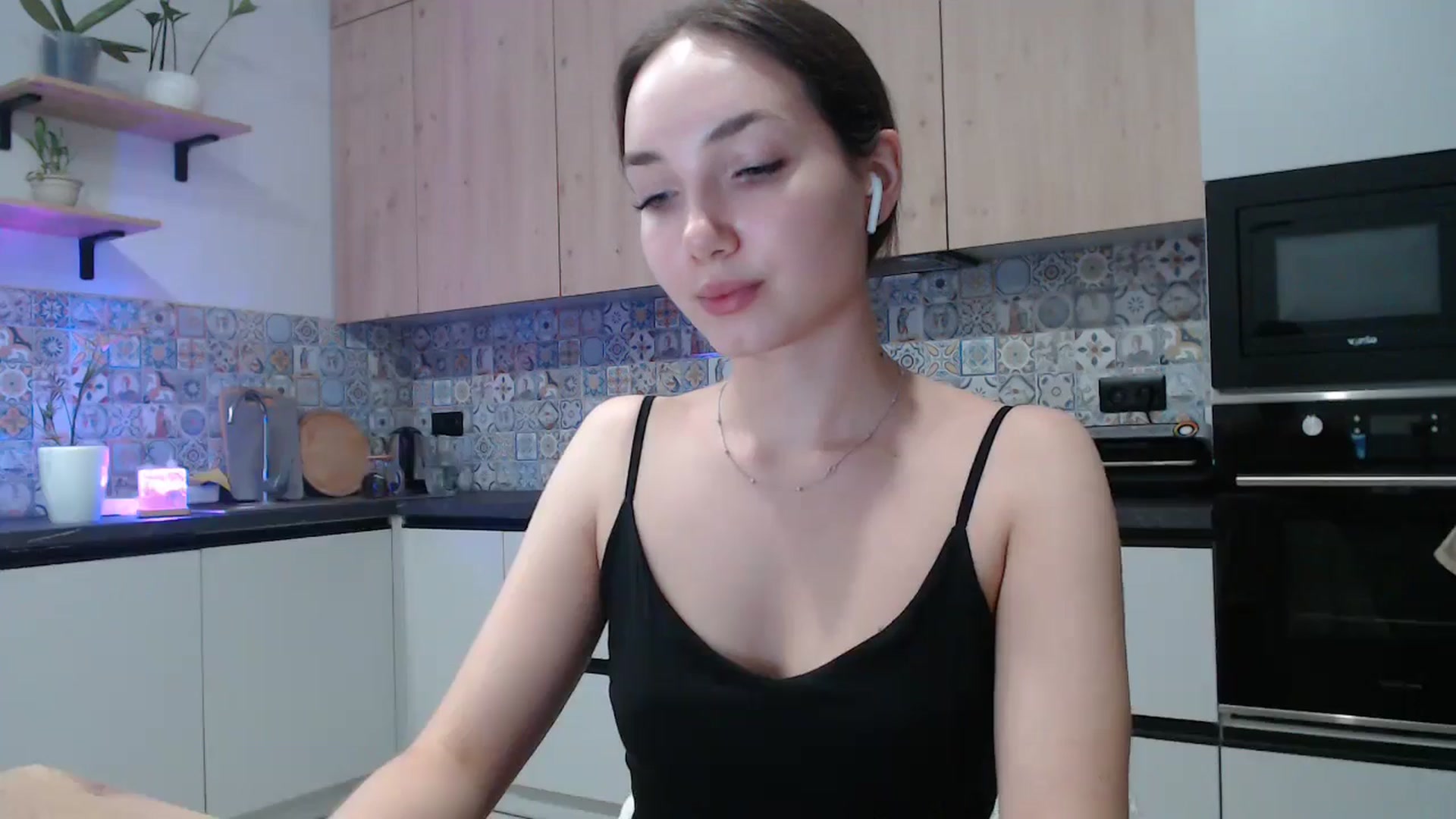 Gallery image thumbnail from Browncat04's myfreecams stream on, 09/30/2024, 17:37 image 7 of 20