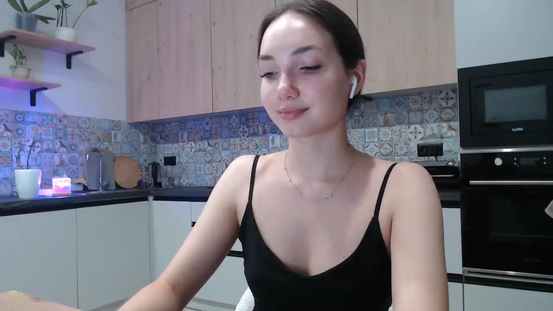 Gallery image thumbnail from Browncat04's myfreecams stream on, 09/30/2024, 17:37 image 9 of 20