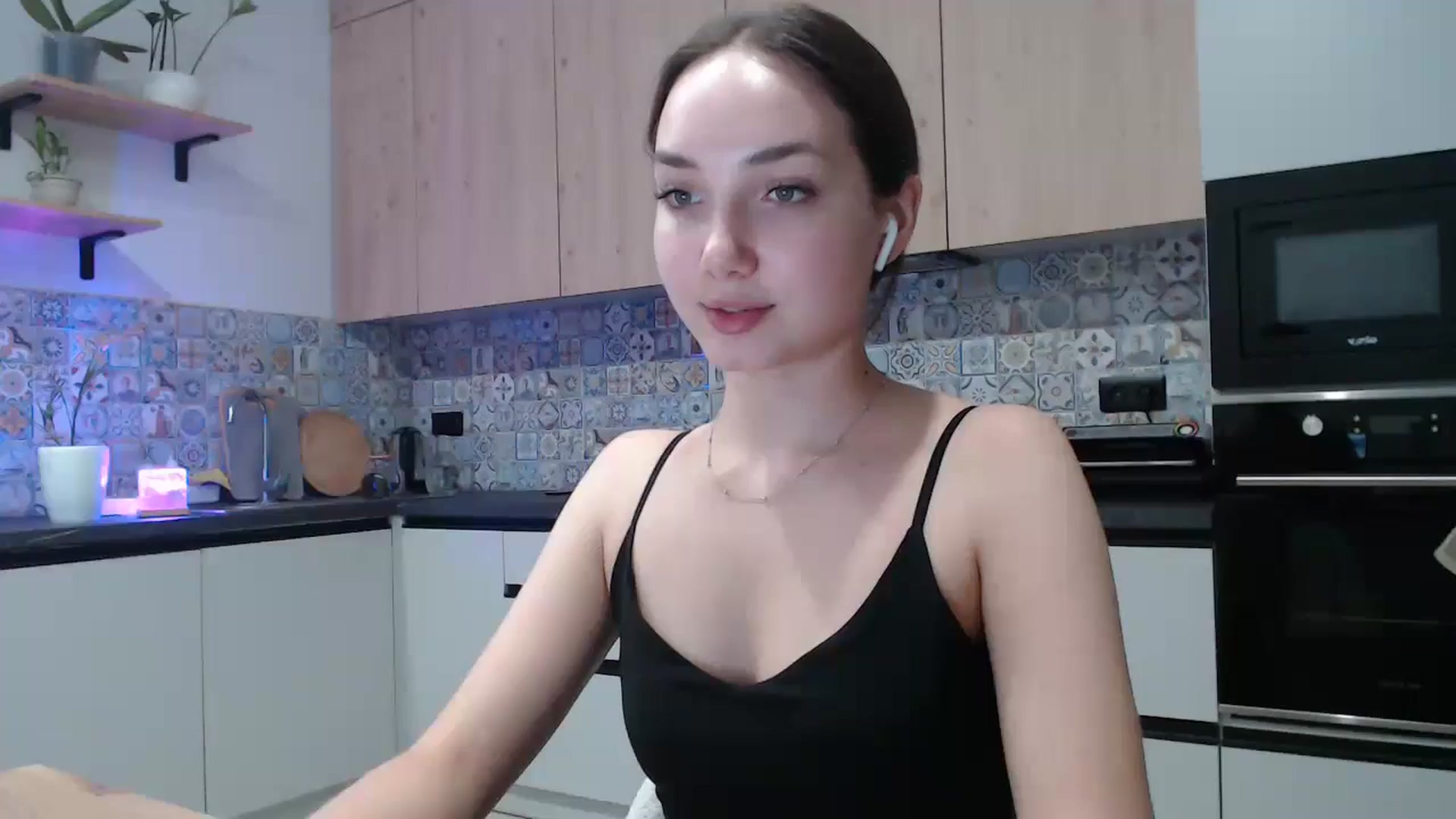 Gallery image thumbnail from Browncat04's myfreecams stream on, 09/30/2024, 17:37 image 19 of 20