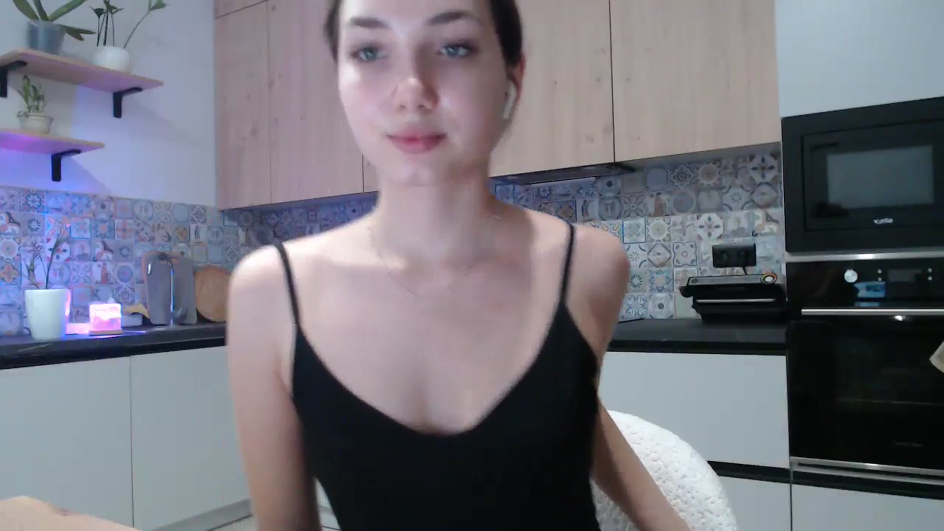 Gallery image thumbnail from Browncat04's myfreecams stream on, 09/30/2024, 17:37 image 5 of 20