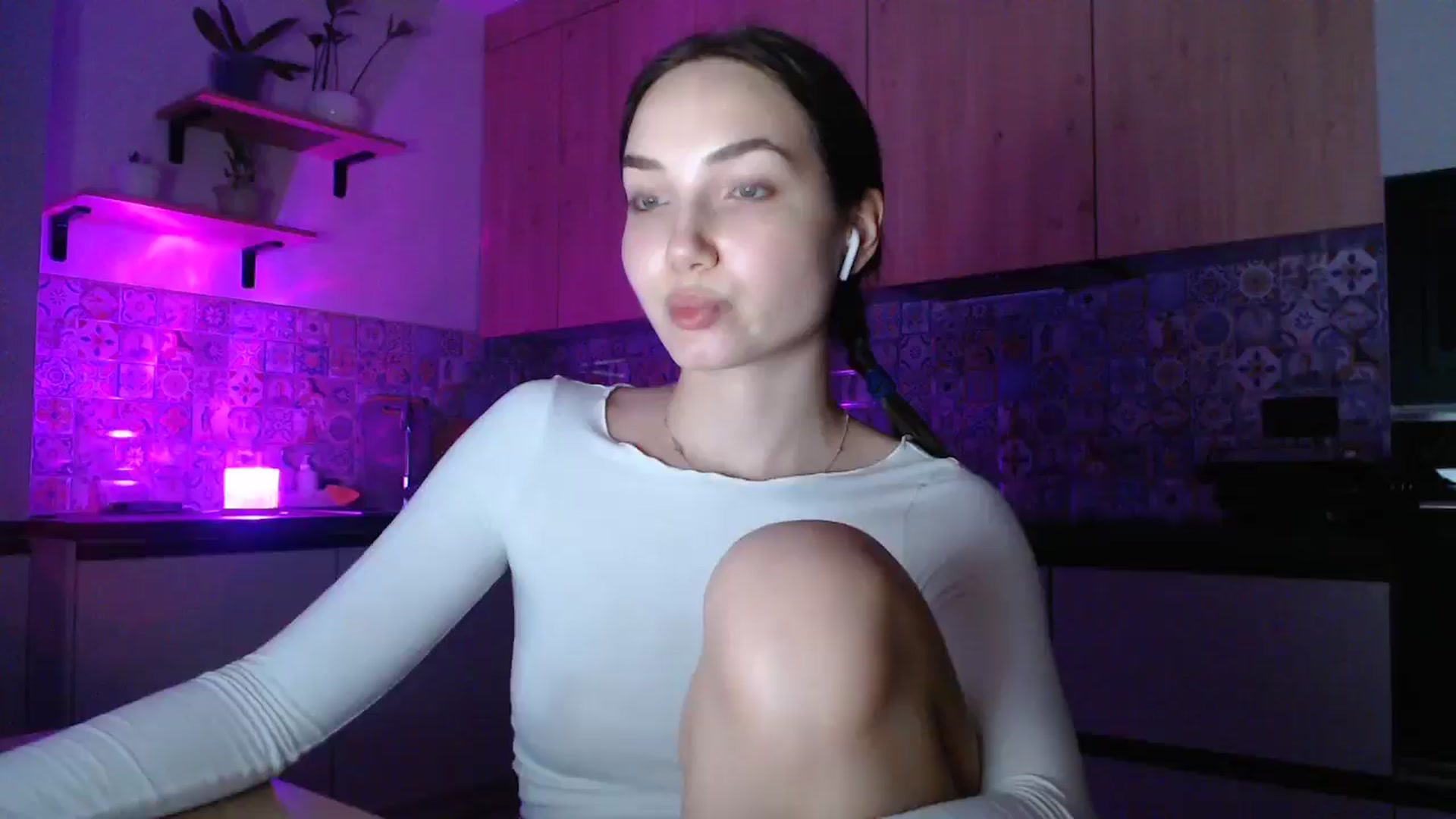 Gallery image thumbnail from Browncat04's myfreecams stream on, 10/04/2024, 19:23 image 18 of 20