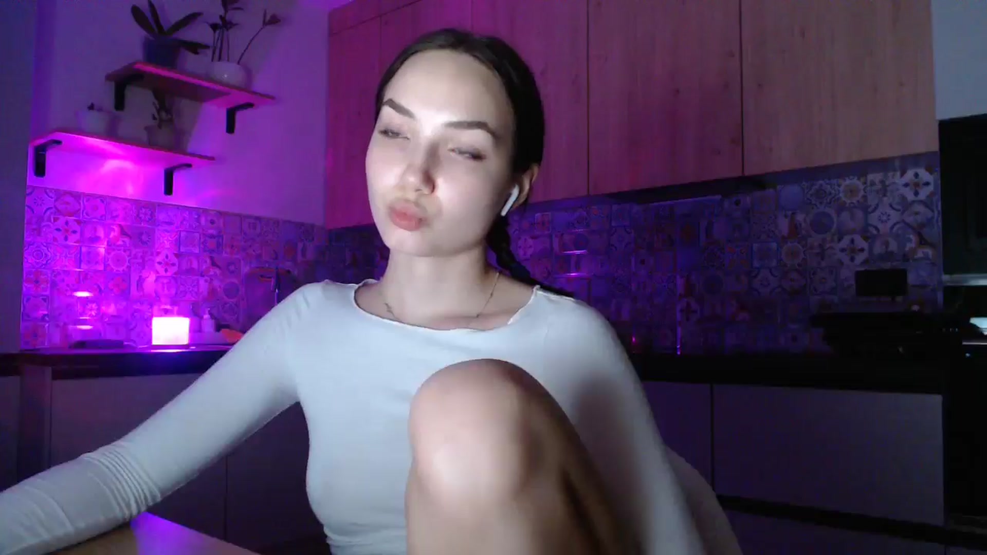Gallery image thumbnail from Browncat04's myfreecams stream on, 10/04/2024, 19:23 image 15 of 20