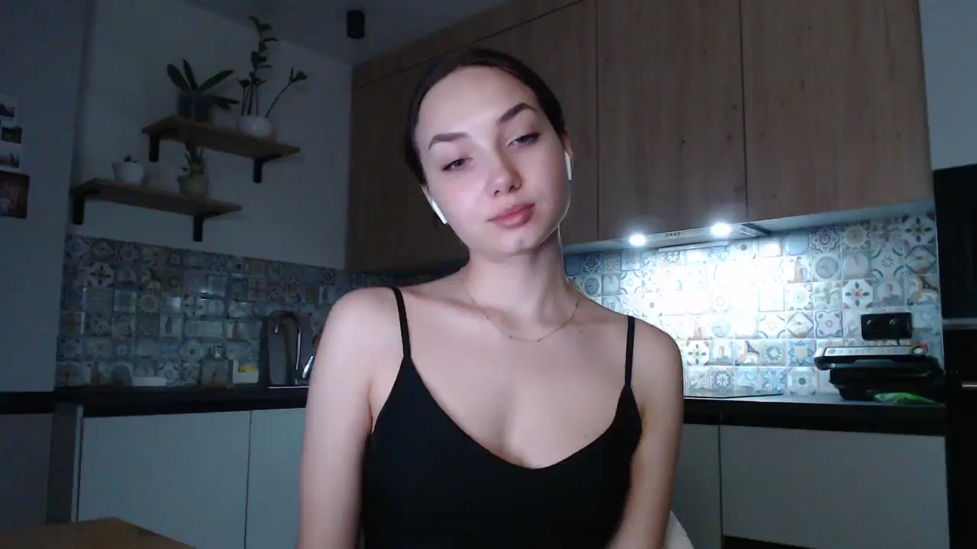 Gallery image thumbnail from Browncat04's myfreecams stream on, 10/05/2024, 16:14 image 13 of 20