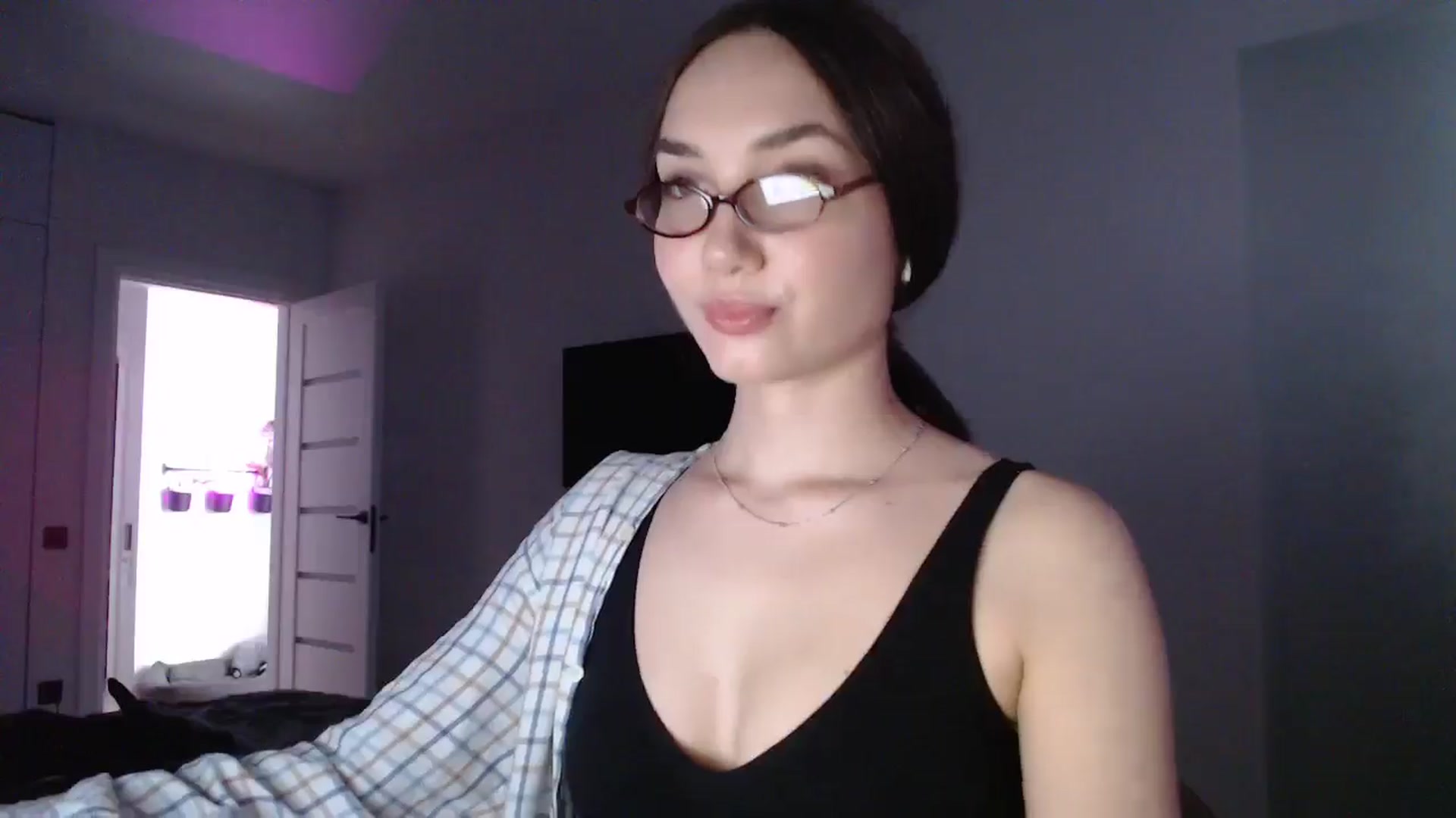 Gallery image thumbnail from Browncat04's myfreecams stream on, 10/11/2024, 14:29 image 9 of 20