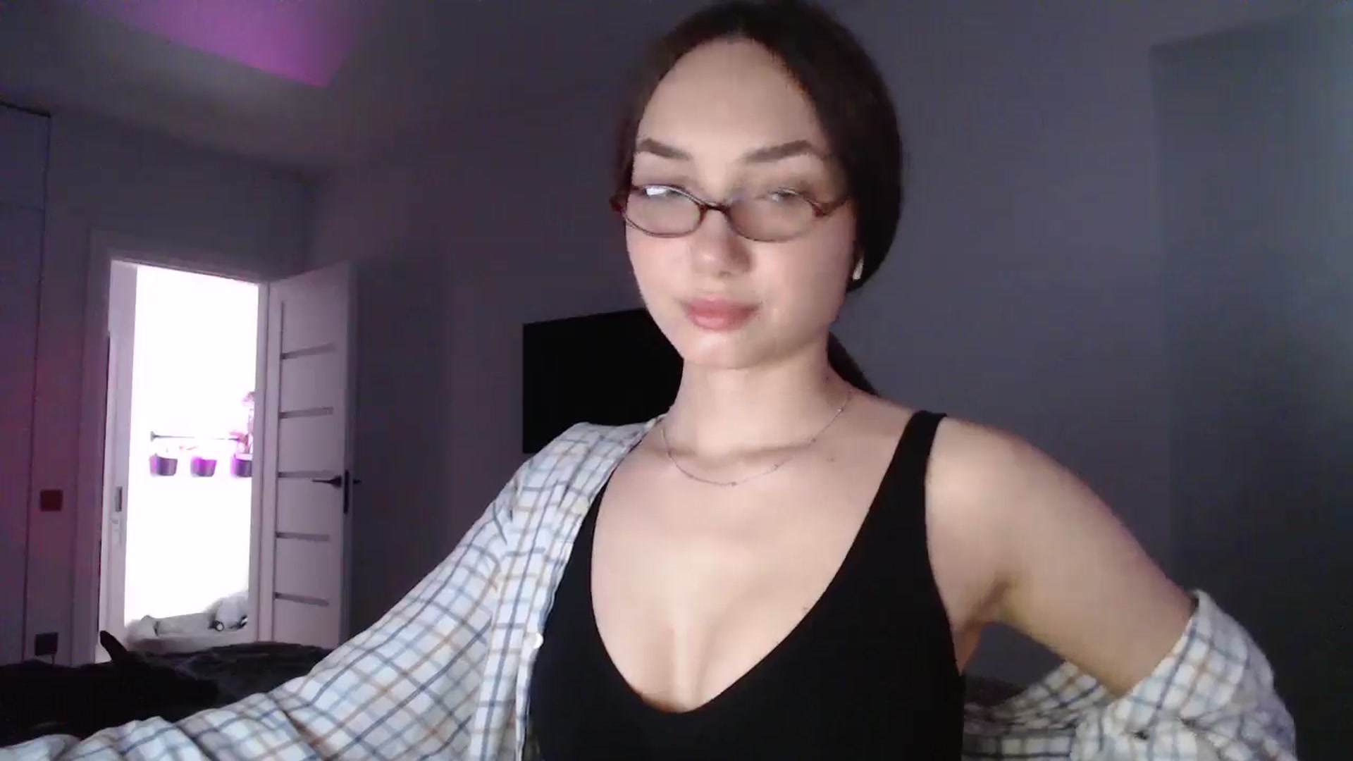 Gallery image thumbnail from Browncat04's myfreecams stream on, 10/11/2024, 14:29 image 8 of 20