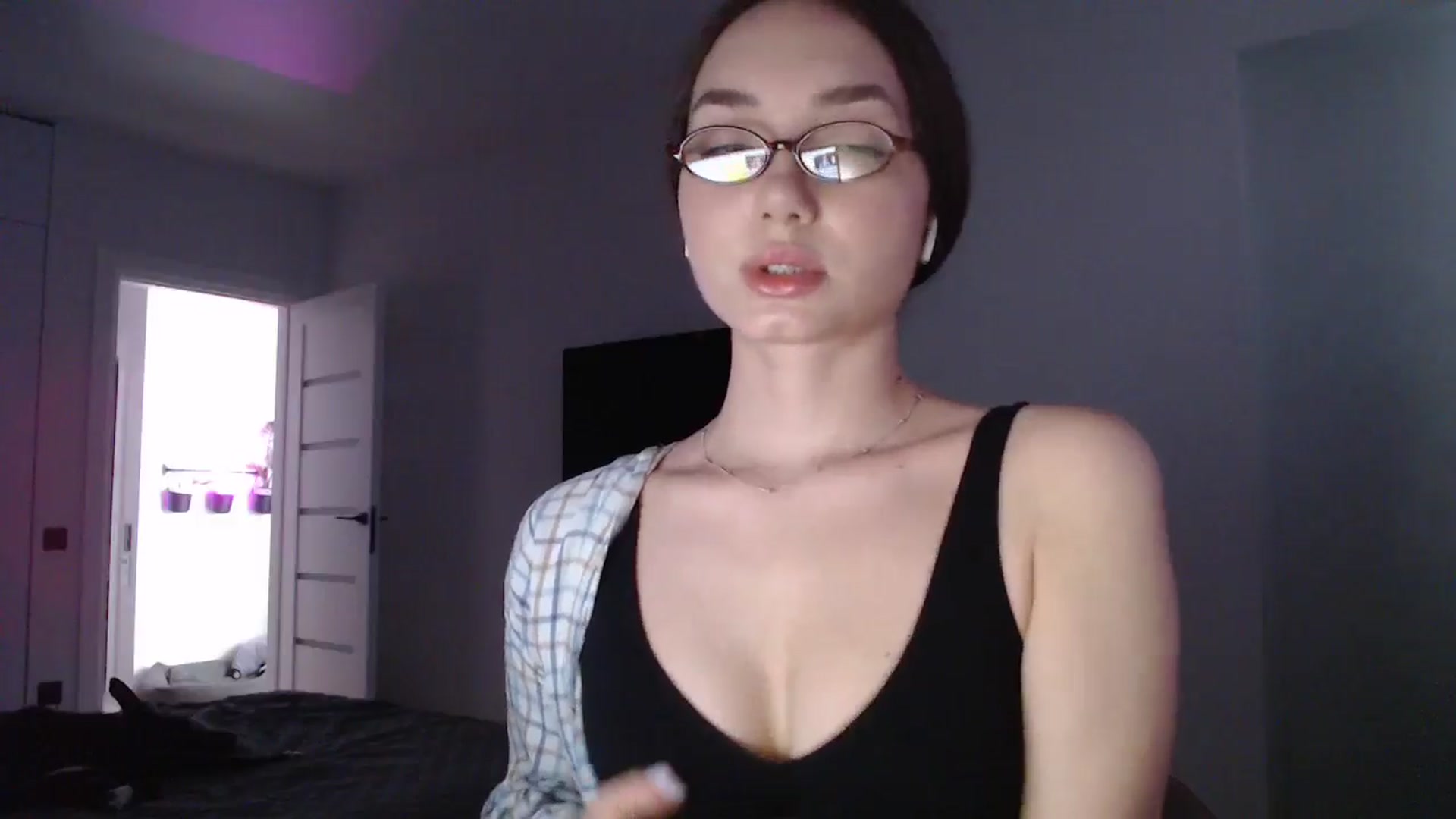 Gallery image thumbnail from Browncat04's myfreecams stream on, 10/11/2024, 14:29 image 4 of 20