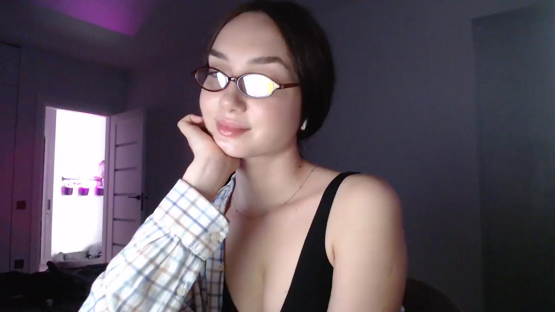 Gallery image thumbnail from Browncat04's myfreecams stream on, 10/11/2024, 14:29 image 12 of 20