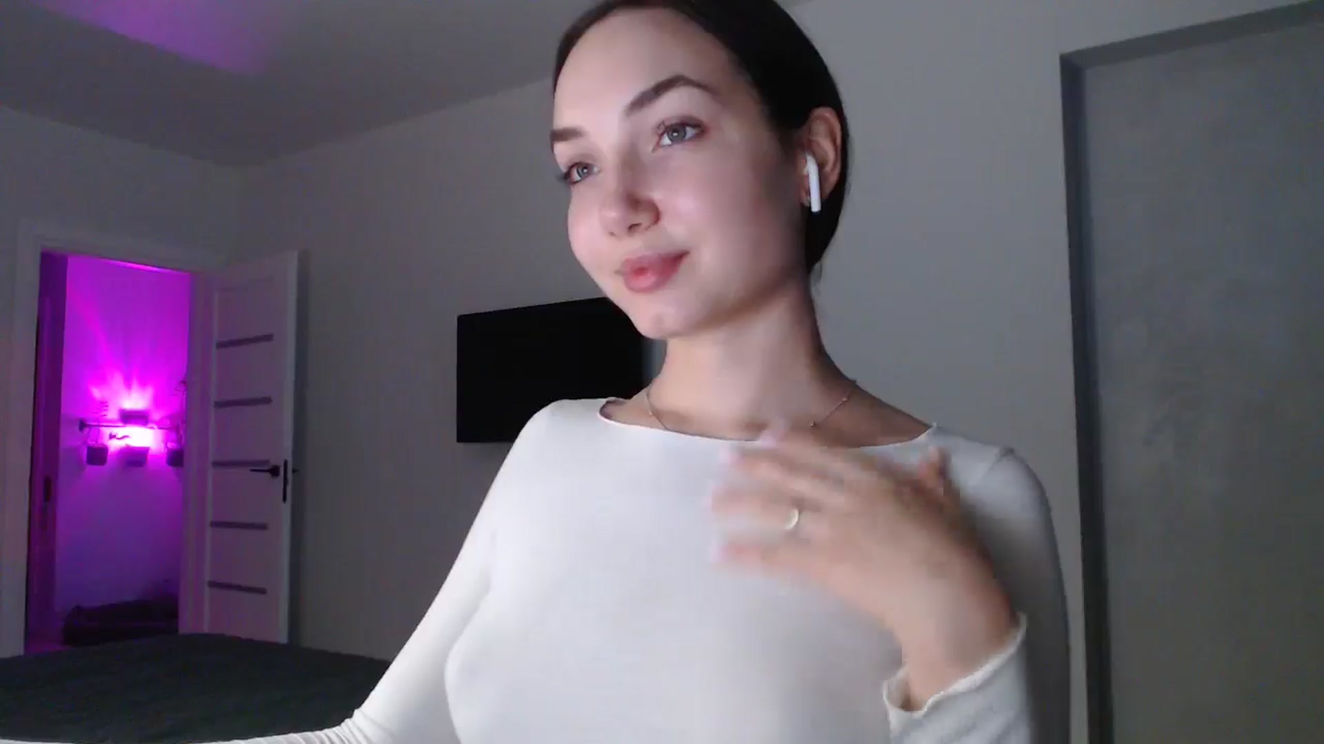 Gallery image thumbnail from Browncat04's myfreecams stream on, 10/14/2024, 15:47 image 6 of 20