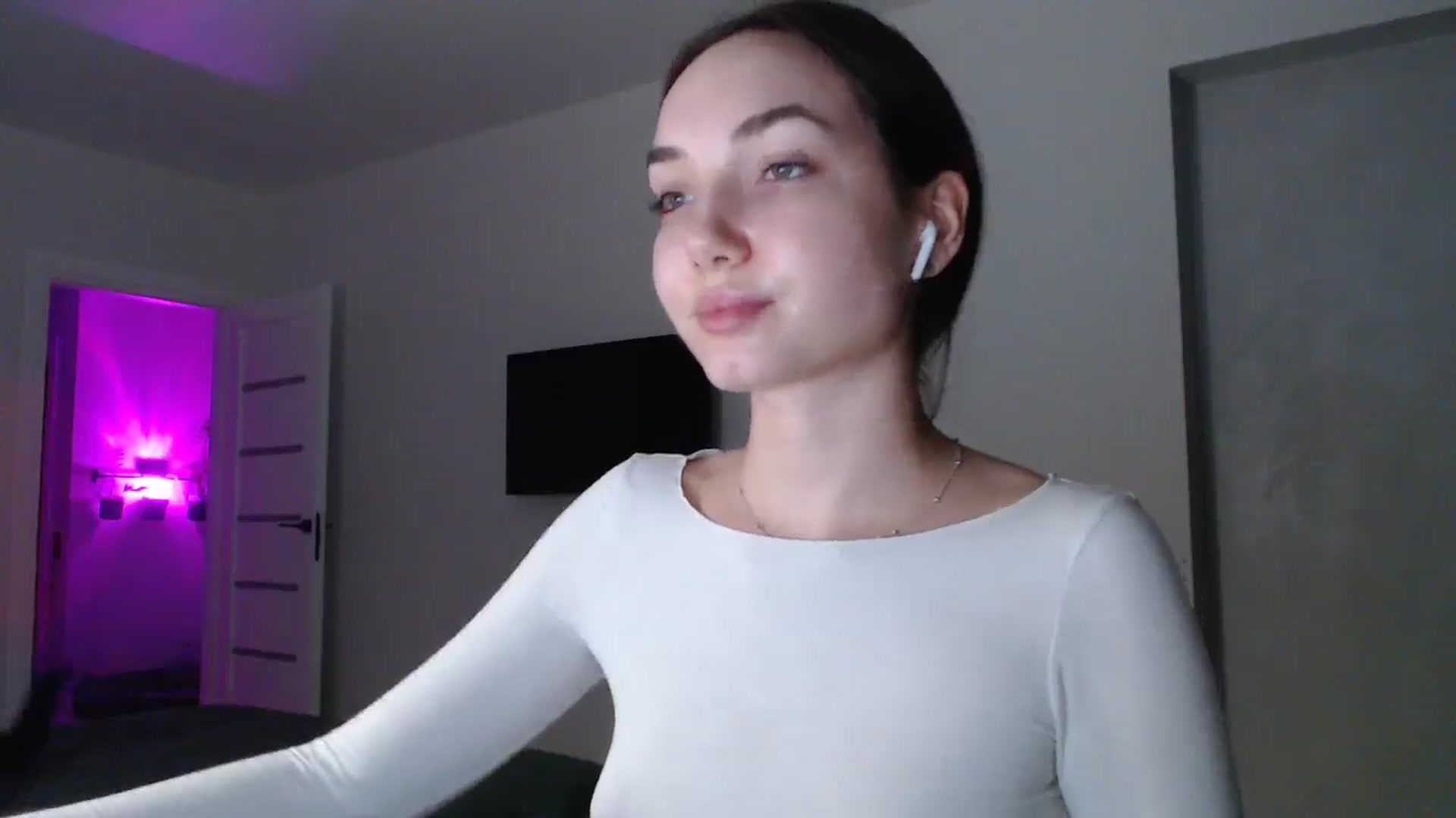 Gallery image thumbnail from Browncat04's myfreecams stream on, 10/14/2024, 17:09 image 10 of 20
