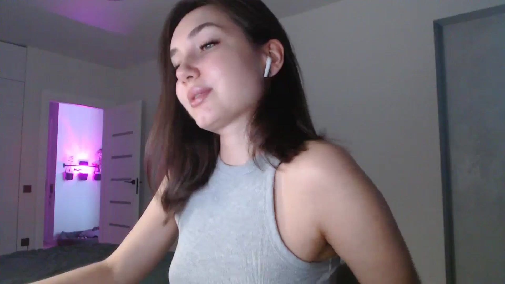 Gallery image thumbnail from Browncat04's myfreecams stream on, 10/20/2024, 14:42 image 15 of 20