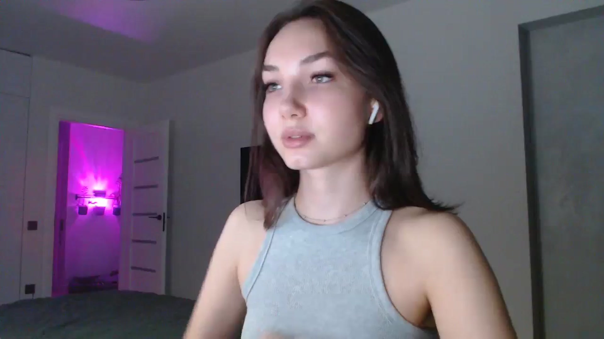 Gallery image thumbnail from Browncat04's myfreecams stream on, 10/20/2024, 15:33 image 10 of 20