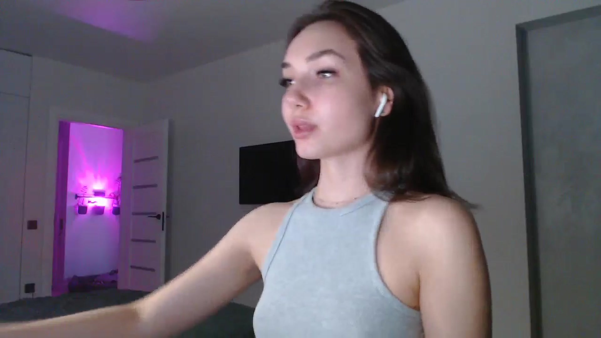 Gallery image thumbnail from Browncat04's myfreecams stream on, 10/20/2024, 15:33 image 4 of 20