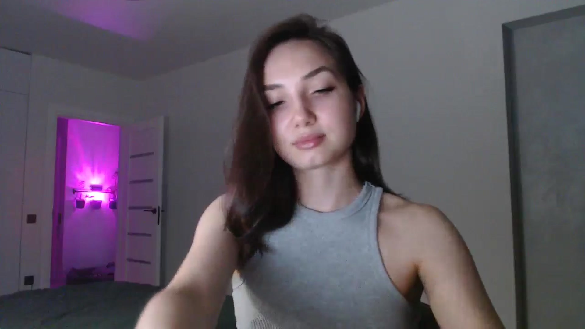 Gallery image thumbnail from Browncat04's myfreecams stream on, 10/20/2024, 15:33 image 8 of 20