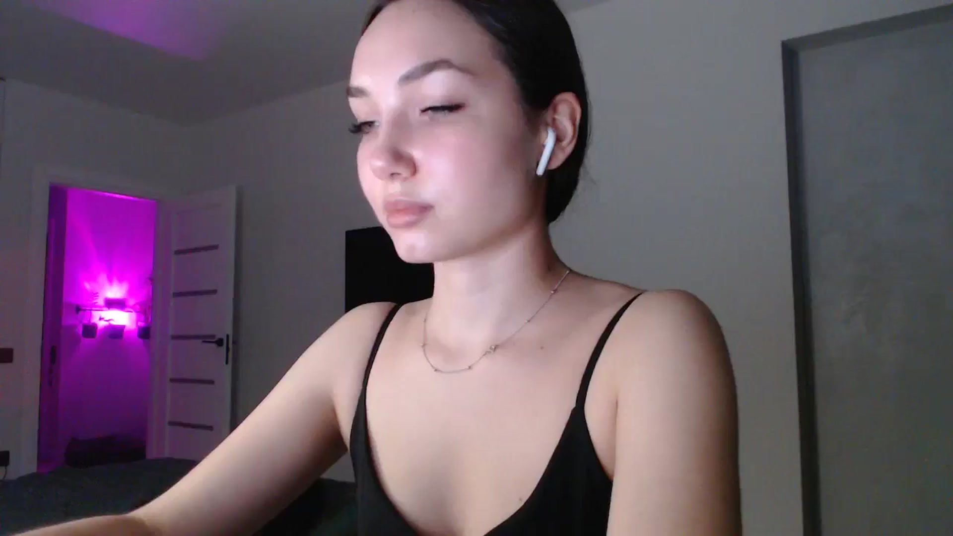 Gallery image thumbnail from Browncat04's myfreecams stream on, 10/29/2024, 15:59 image 9 of 20