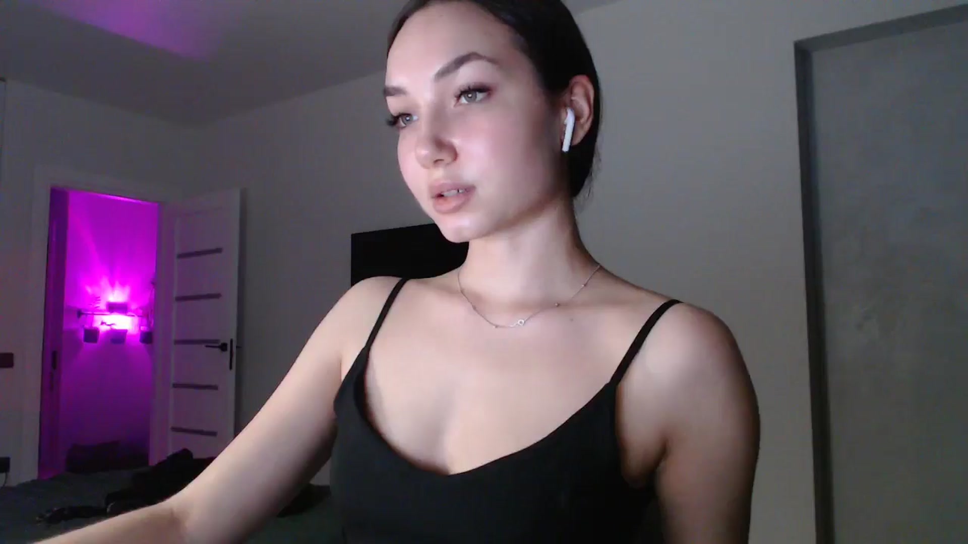 Gallery image thumbnail from Browncat04's myfreecams stream on, 10/29/2024, 15:59 image 16 of 20