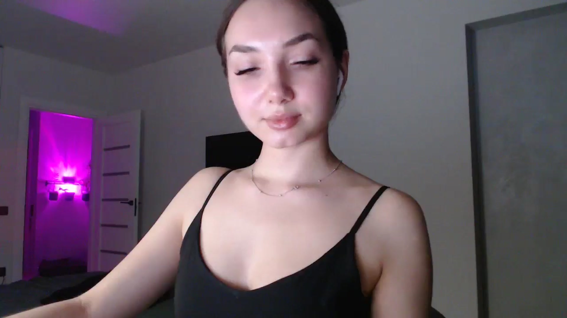 Gallery image thumbnail from Browncat04's myfreecams stream on, 10/29/2024, 15:59 image 11 of 20