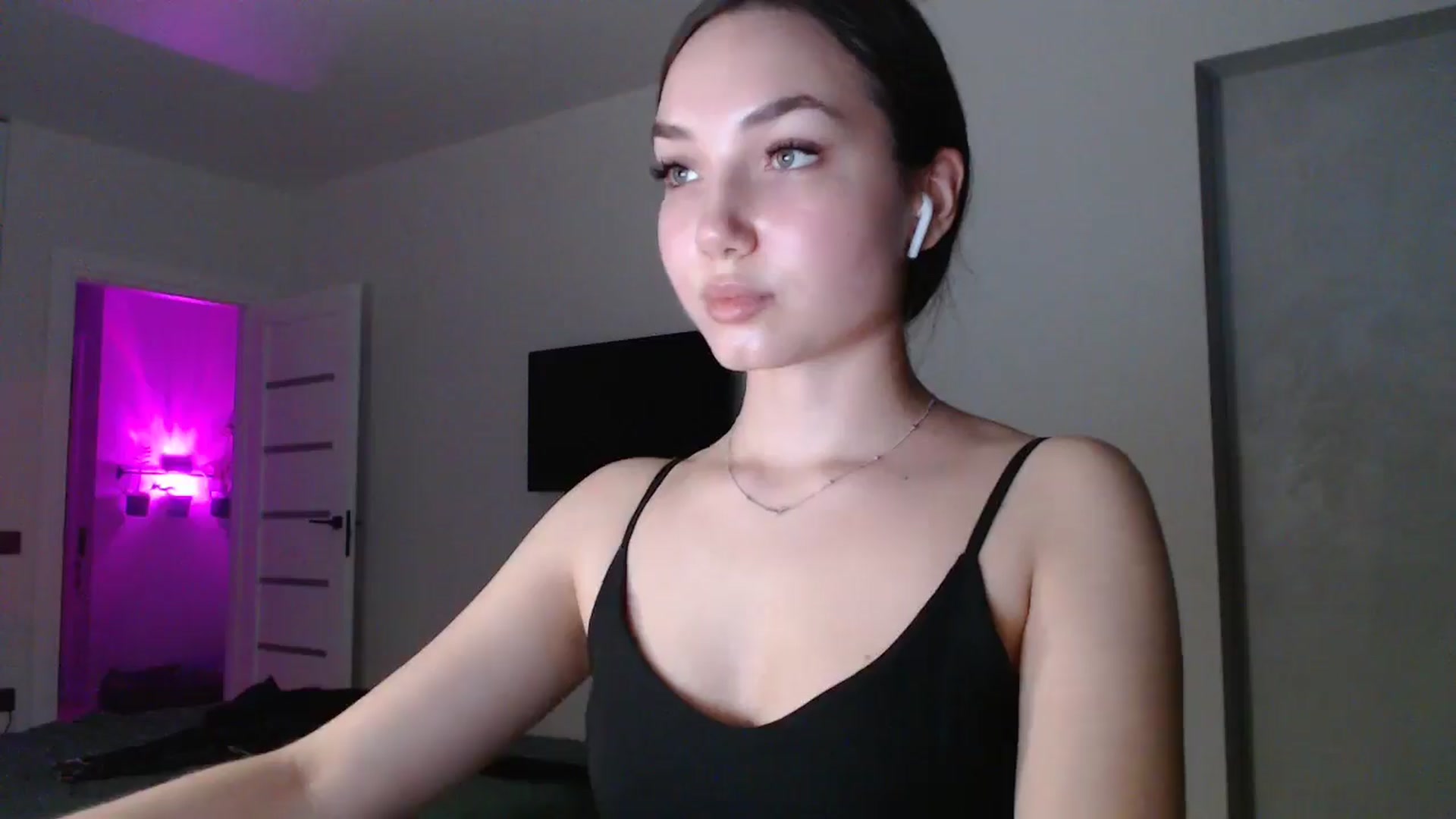 Gallery image thumbnail from Browncat04's myfreecams stream on, 10/29/2024, 15:59 image 19 of 20
