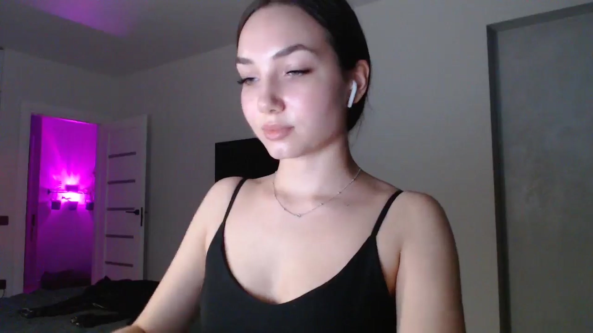 Gallery image thumbnail from Browncat04's myfreecams stream on, 10/29/2024, 15:59 image 18 of 20