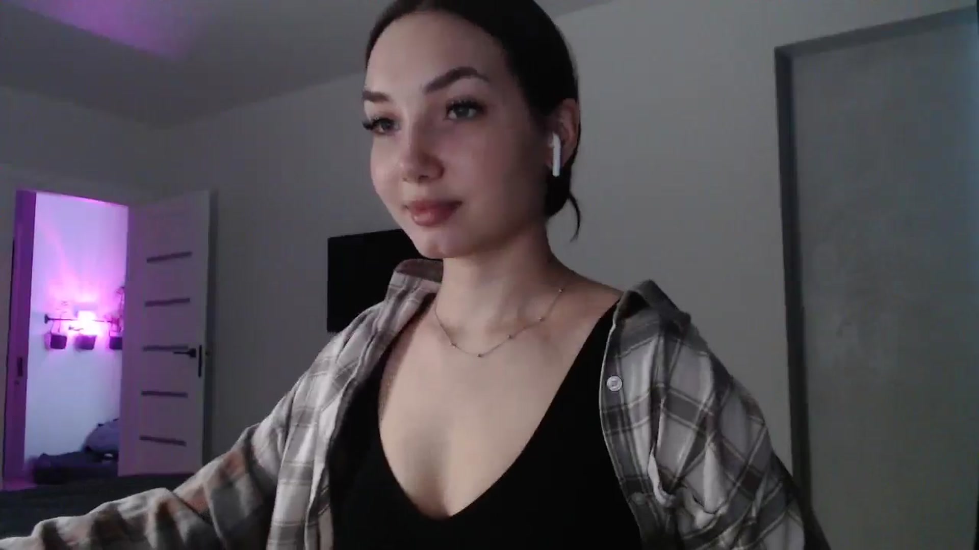 Gallery image thumbnail from Browncat04's myfreecams stream on, 11/02/2024, 15:15 image 2 of 20