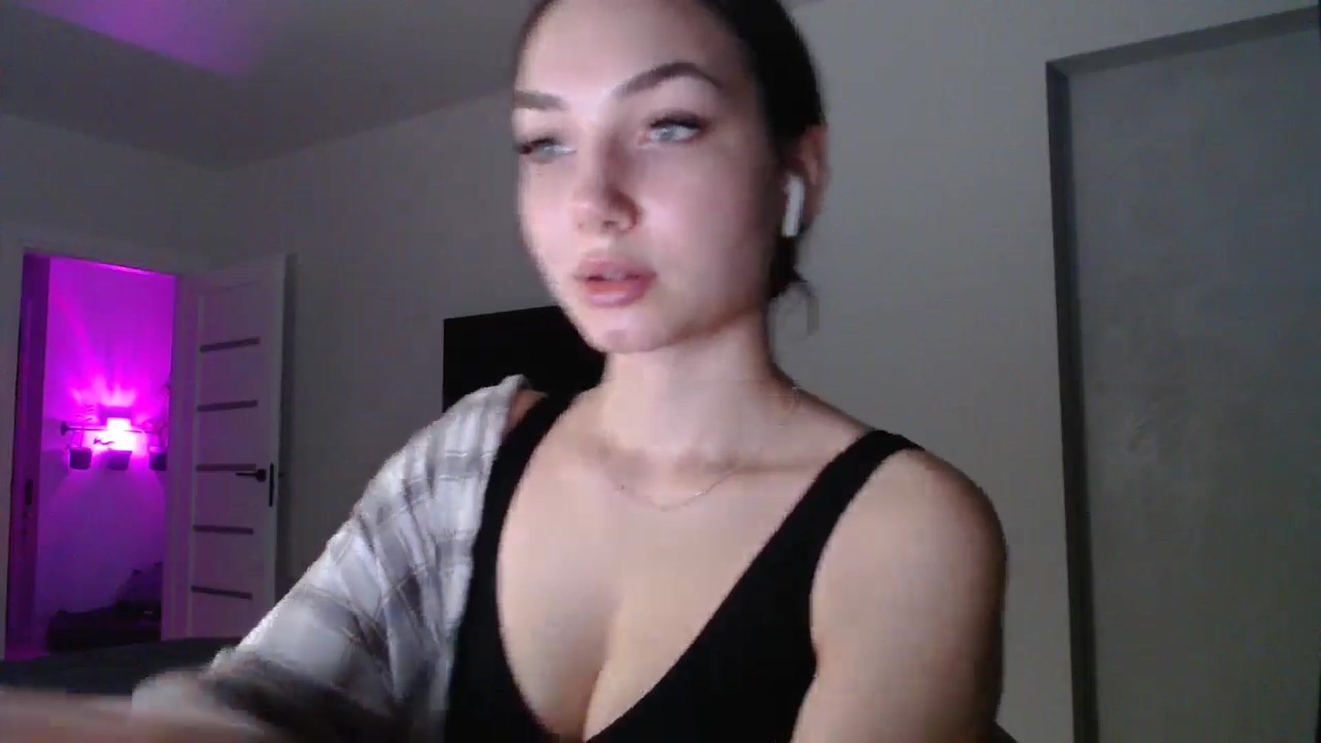 Gallery image thumbnail from Browncat04's myfreecams stream on, 11/02/2024, 15:15 image 9 of 20