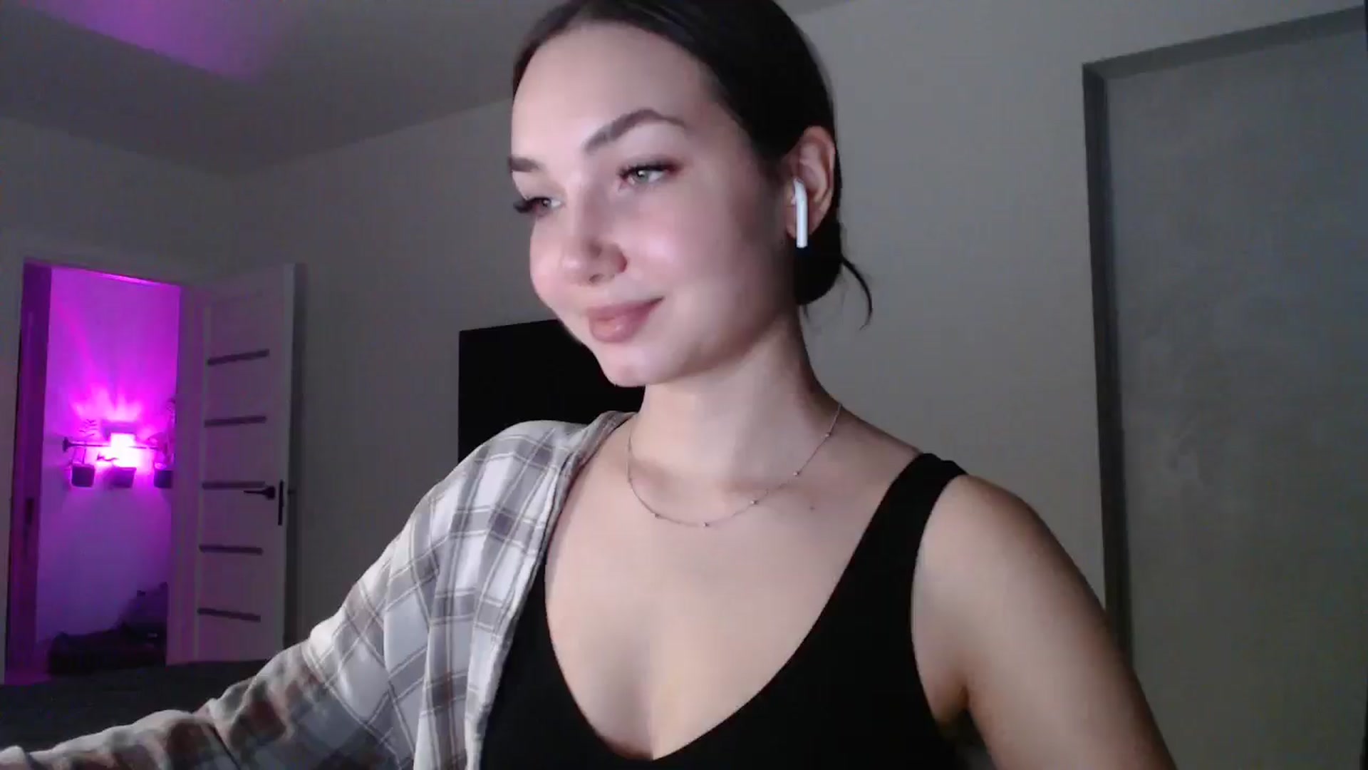 Gallery image thumbnail from Browncat04's myfreecams stream on, 11/02/2024, 15:15 image 7 of 20