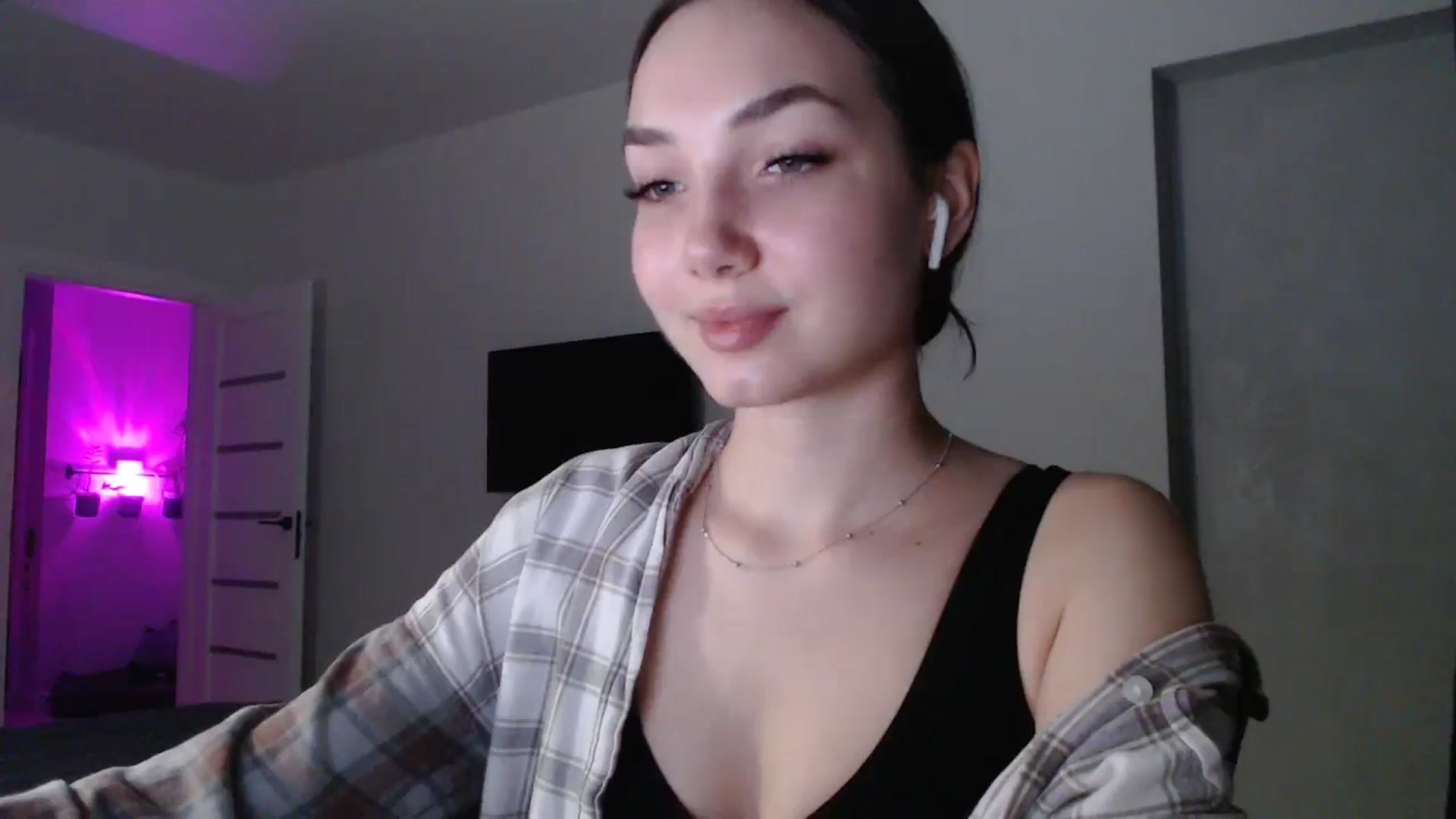 Gallery image thumbnail from Browncat04's myfreecams stream on, 11/02/2024, 15:15 image 14 of 20