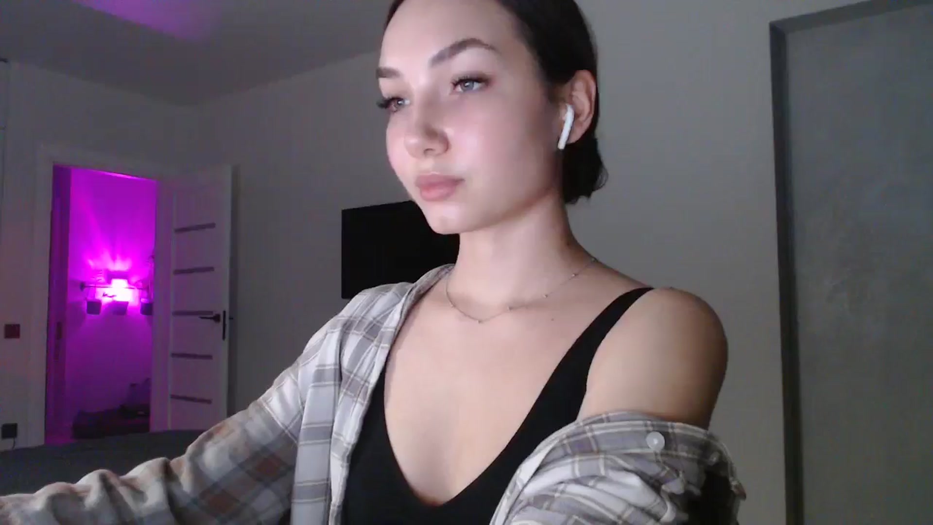 Gallery image thumbnail from Browncat04's myfreecams stream on, 11/02/2024, 16:21 image 16 of 20