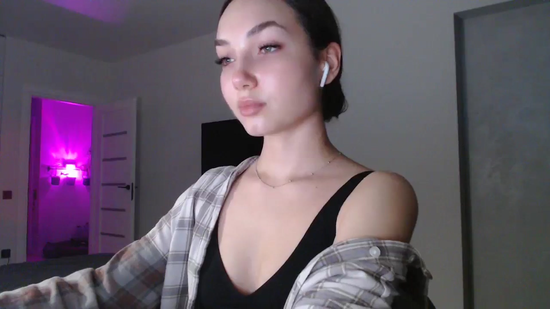 Gallery image thumbnail from Browncat04's myfreecams stream on, 11/02/2024, 16:21 image 15 of 20