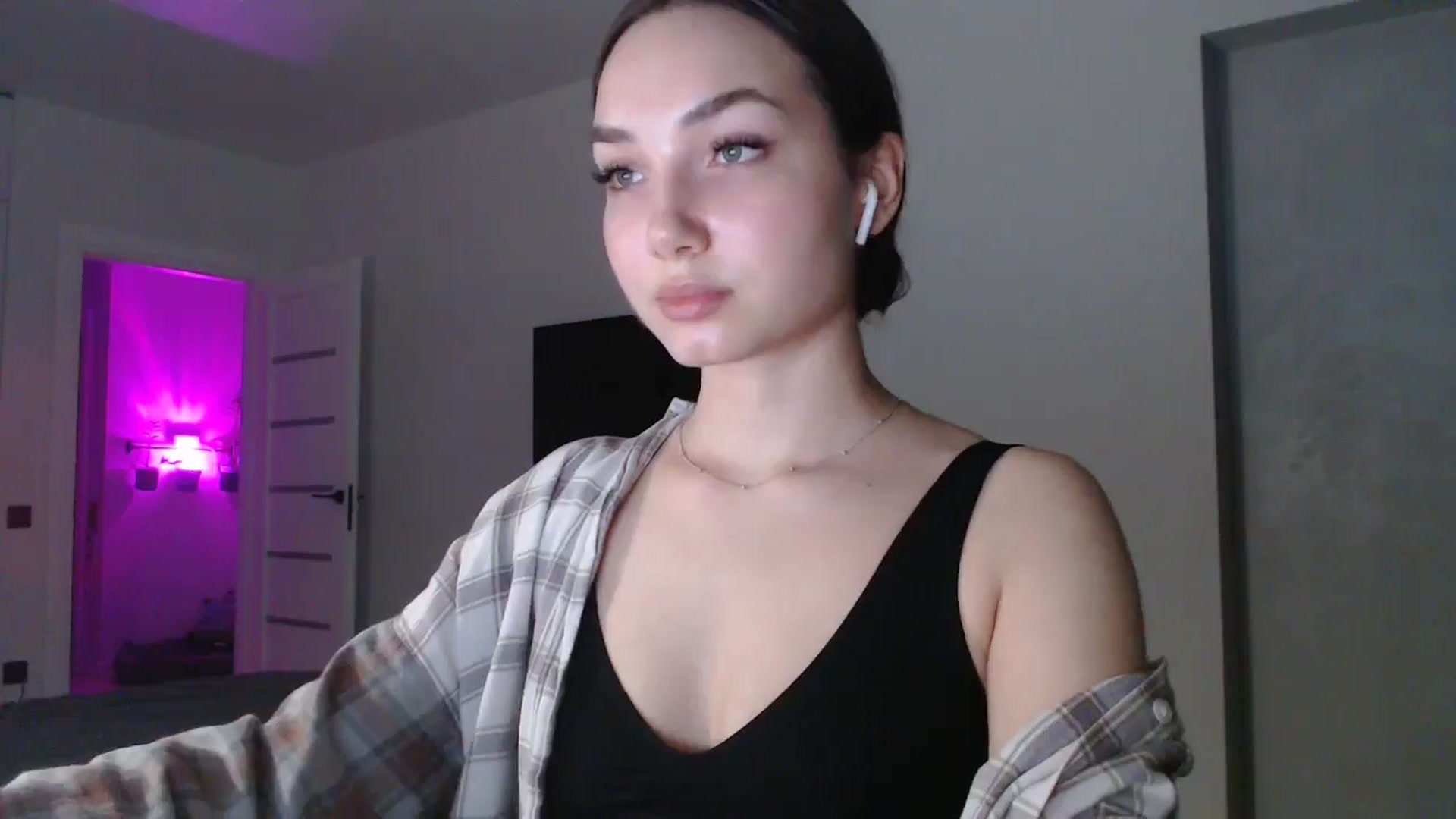 Gallery image thumbnail from Browncat04's myfreecams stream on, 11/02/2024, 16:21 image 11 of 20