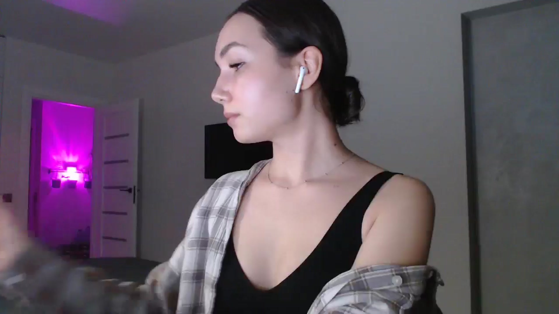 Gallery image thumbnail from Browncat04's myfreecams stream on, 11/02/2024, 16:21 image 14 of 20
