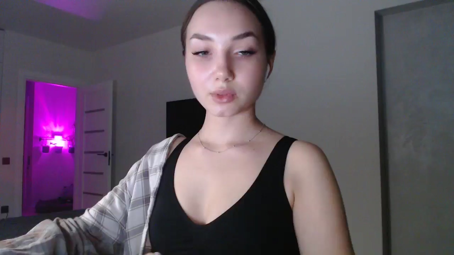 Gallery image thumbnail from Browncat04's myfreecams stream on, 11/02/2024, 16:21 image 8 of 20