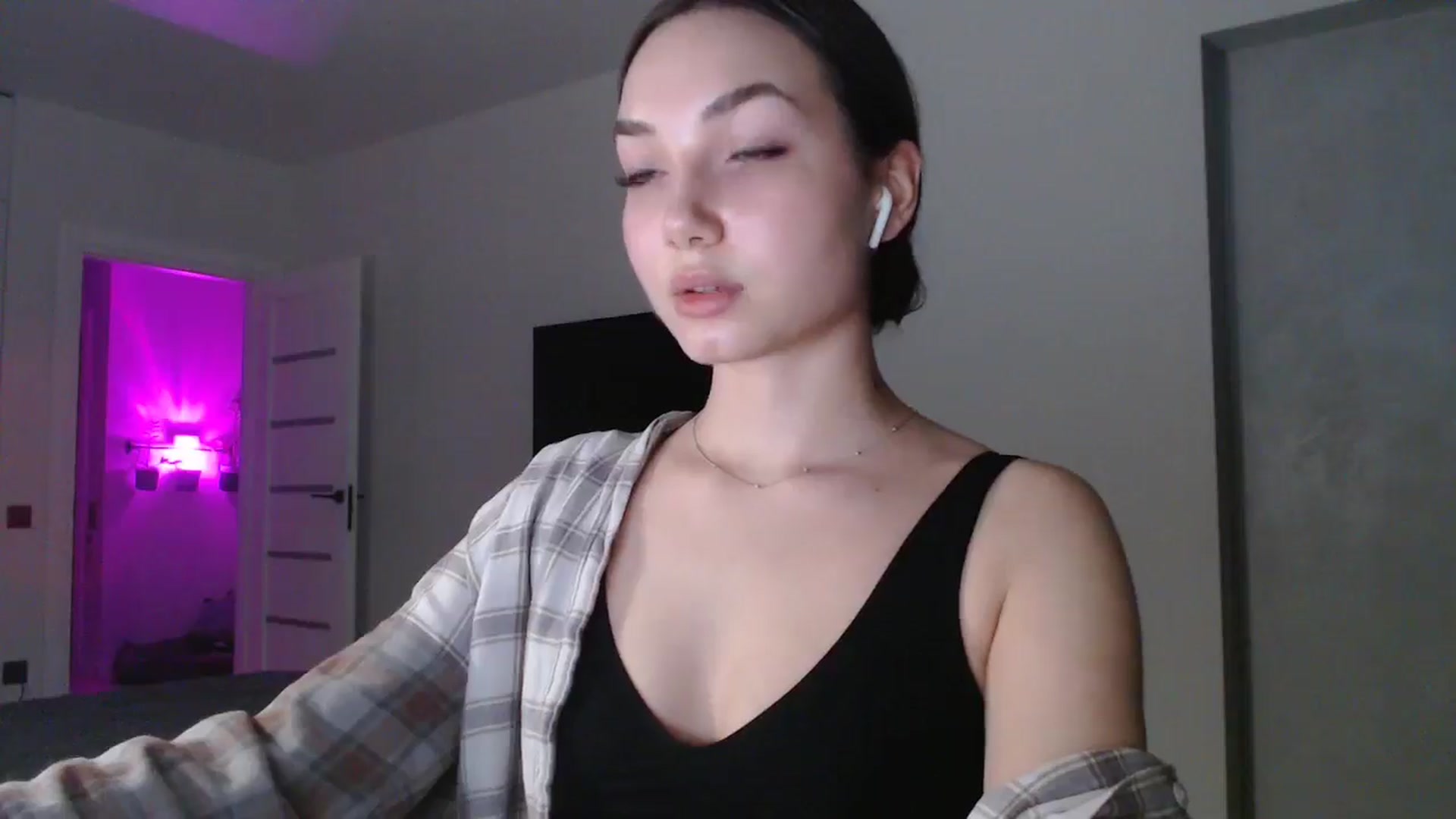 Gallery image thumbnail from Browncat04's myfreecams stream on, 11/02/2024, 16:21 image 19 of 20