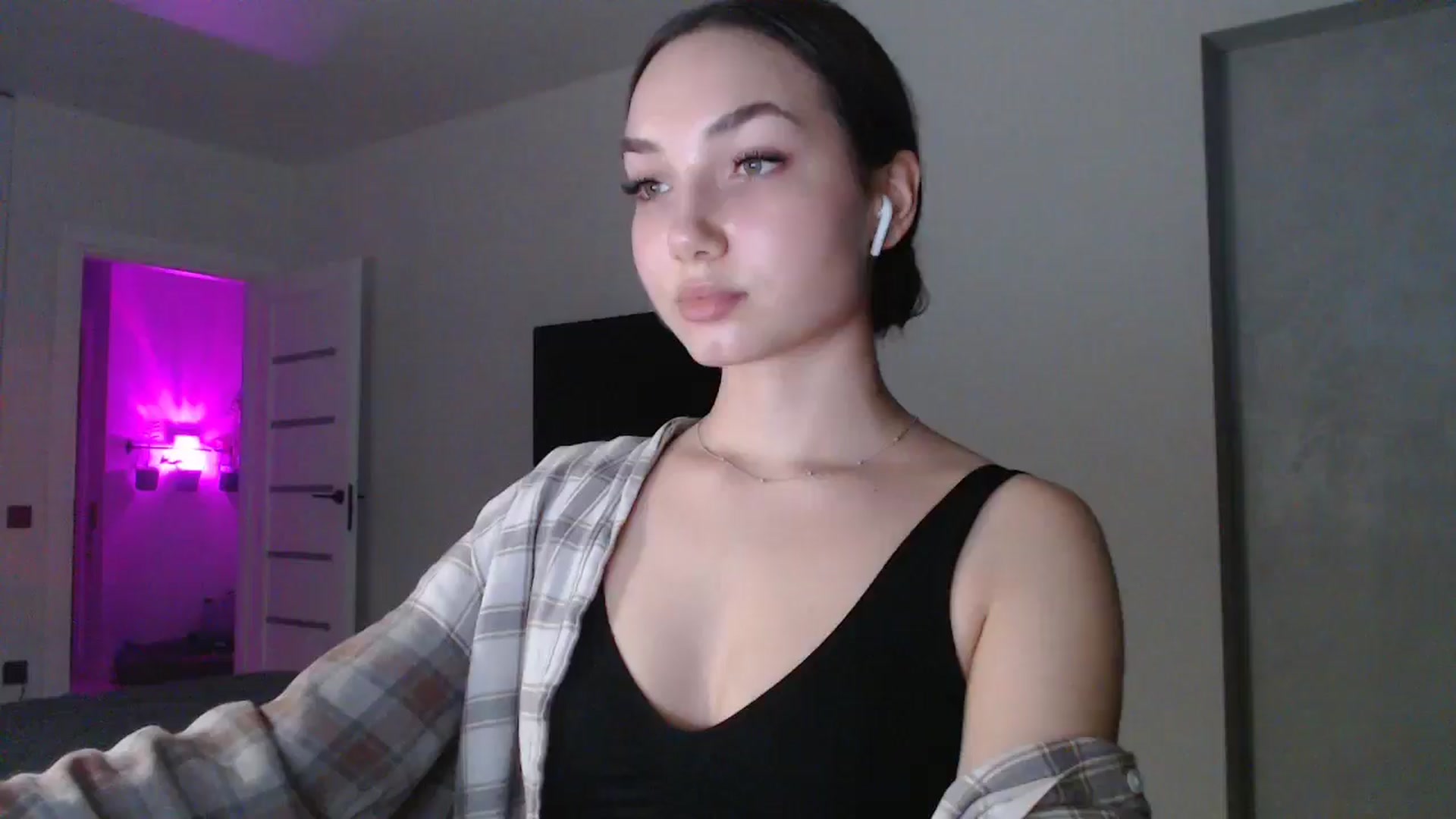 Gallery image thumbnail from Browncat04's myfreecams stream on, 11/02/2024, 16:21 image 18 of 20